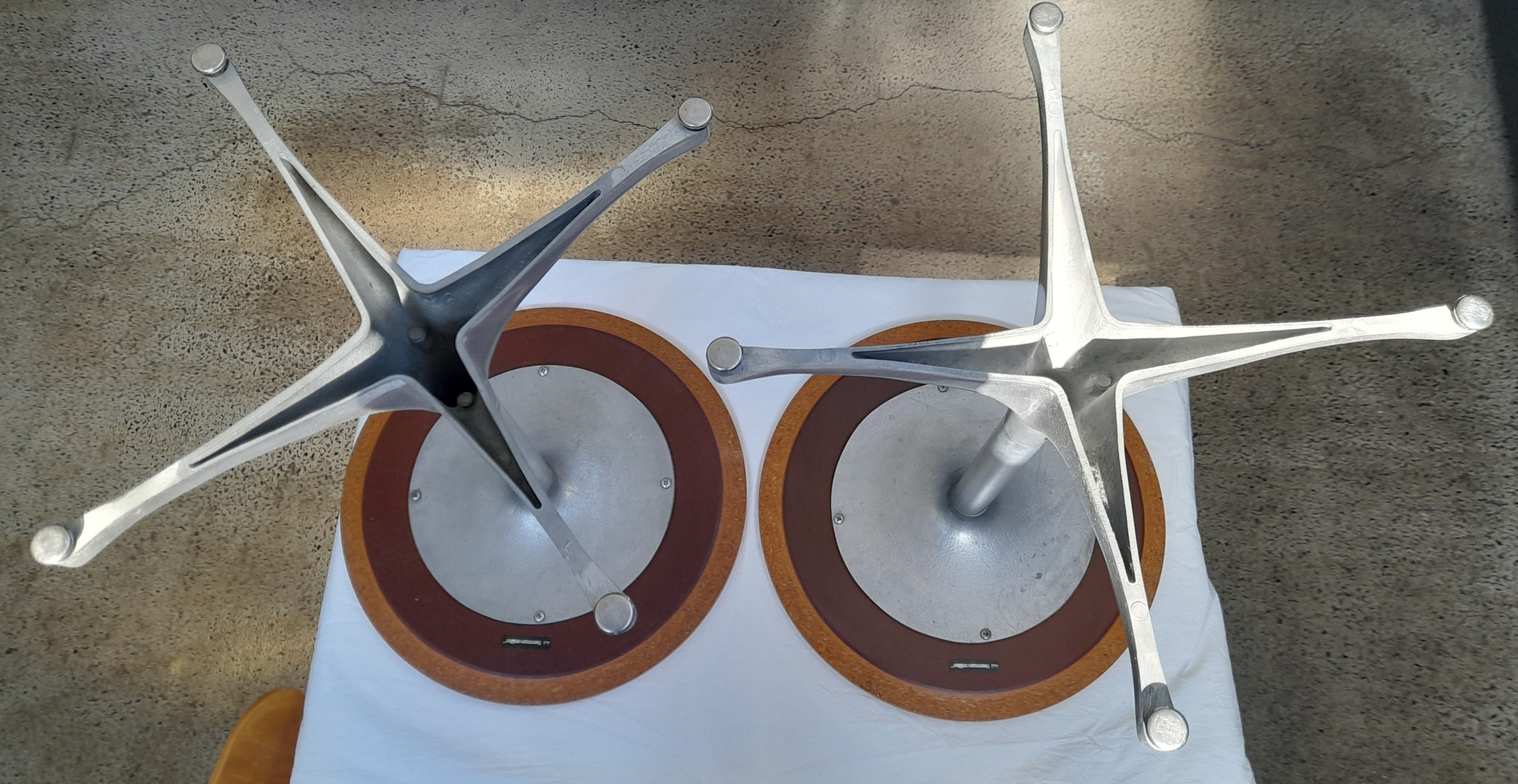 Herman Miller Nelson Pedestal Side Tables, pair