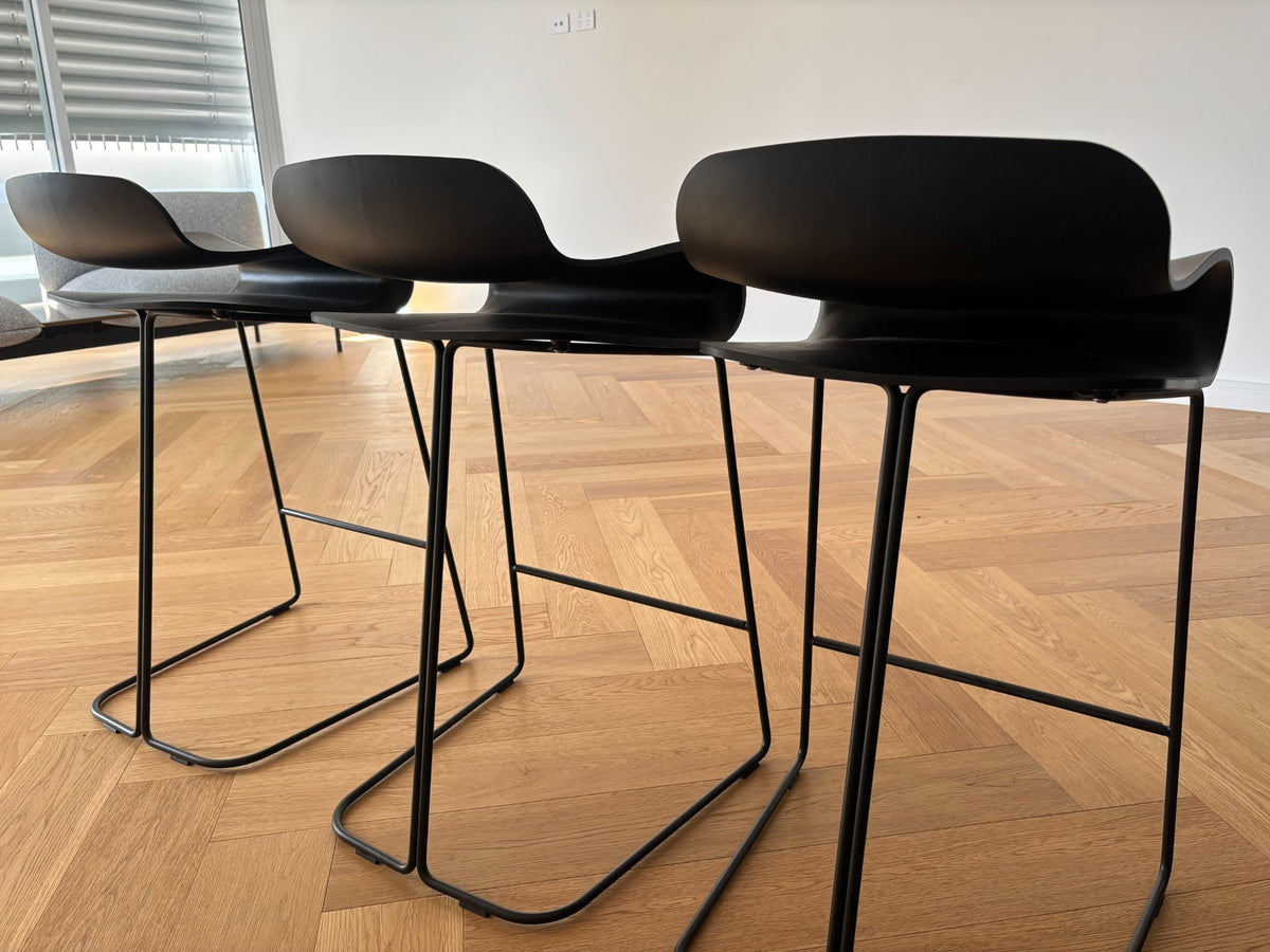 68a44b28a76e766b79698fbf_chairs-back_1791443255505.jpeg