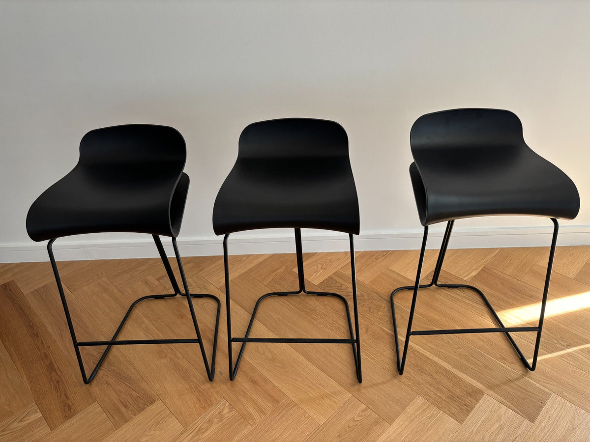 68a44b28a76e766b79698fbf_chairs-front_1791418646079.jpeg