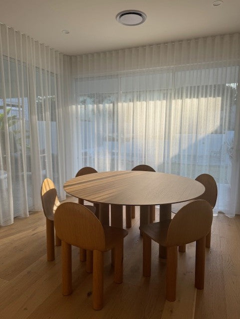 68a44b28a76e766b79698fbf_dining-table-_1776742991245.jpeg