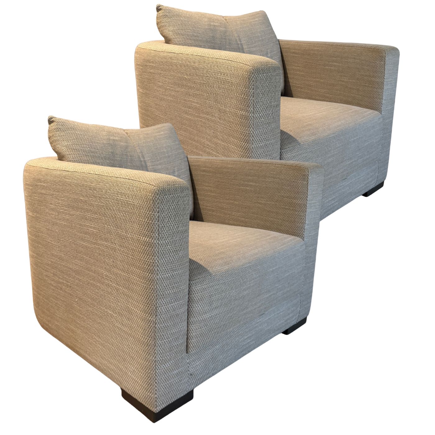 68a44b28a76e766b79698fbf_two-design-lovers-jardan-oscar-armchairs_1757403206403.jpg