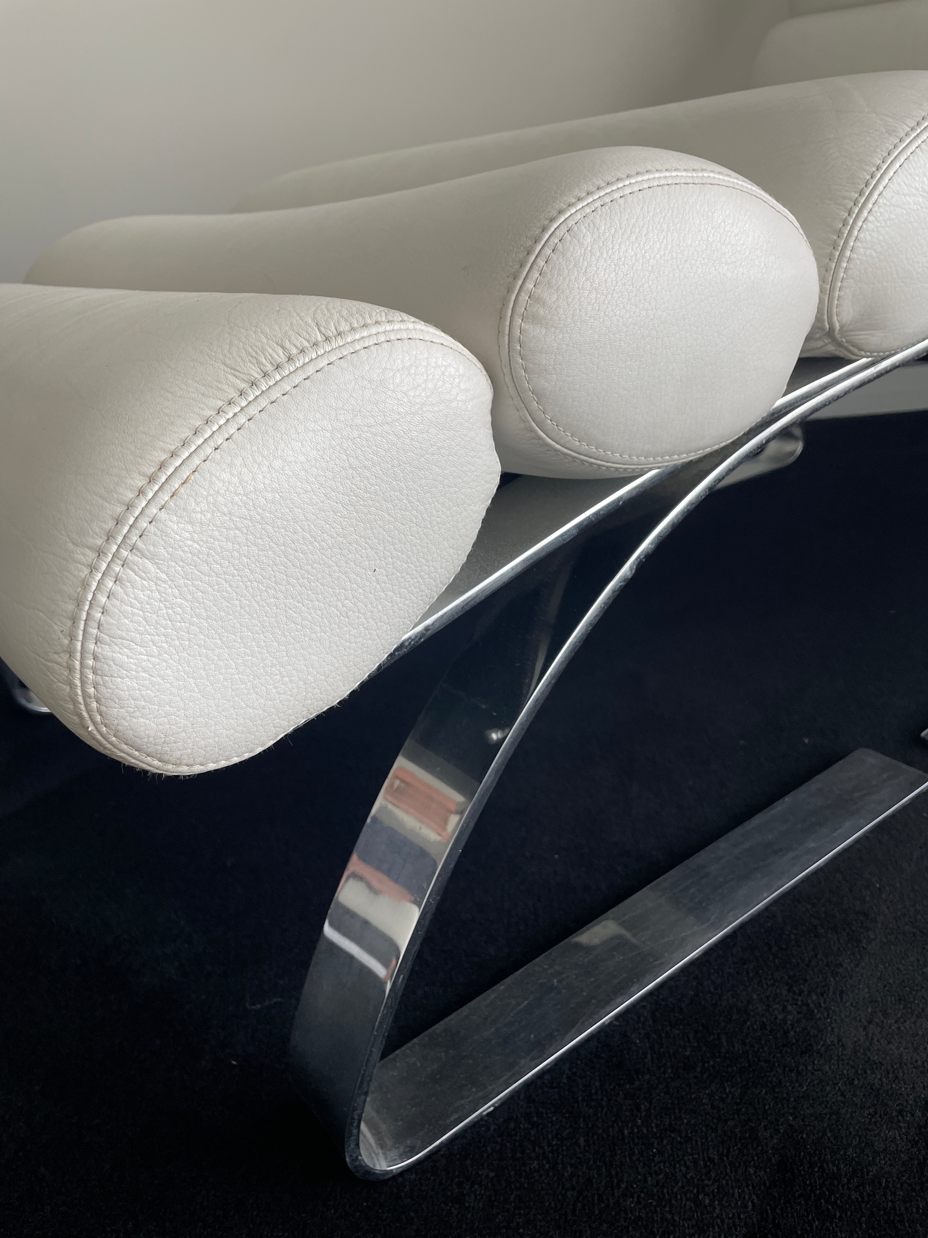 Cor Sinus Lounge Chair and Ottoman