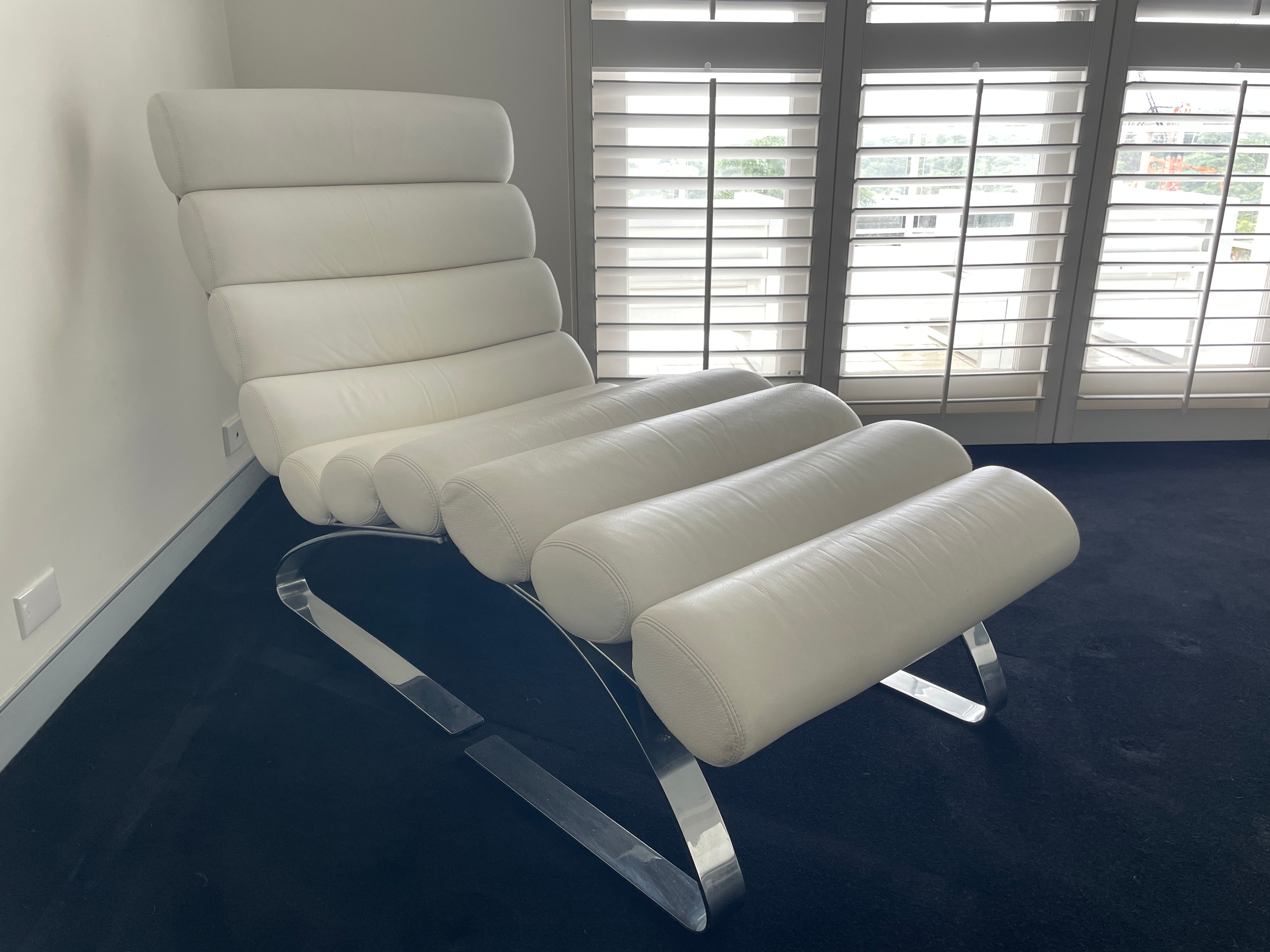 Cor Sinus Lounge Chair and Ottoman