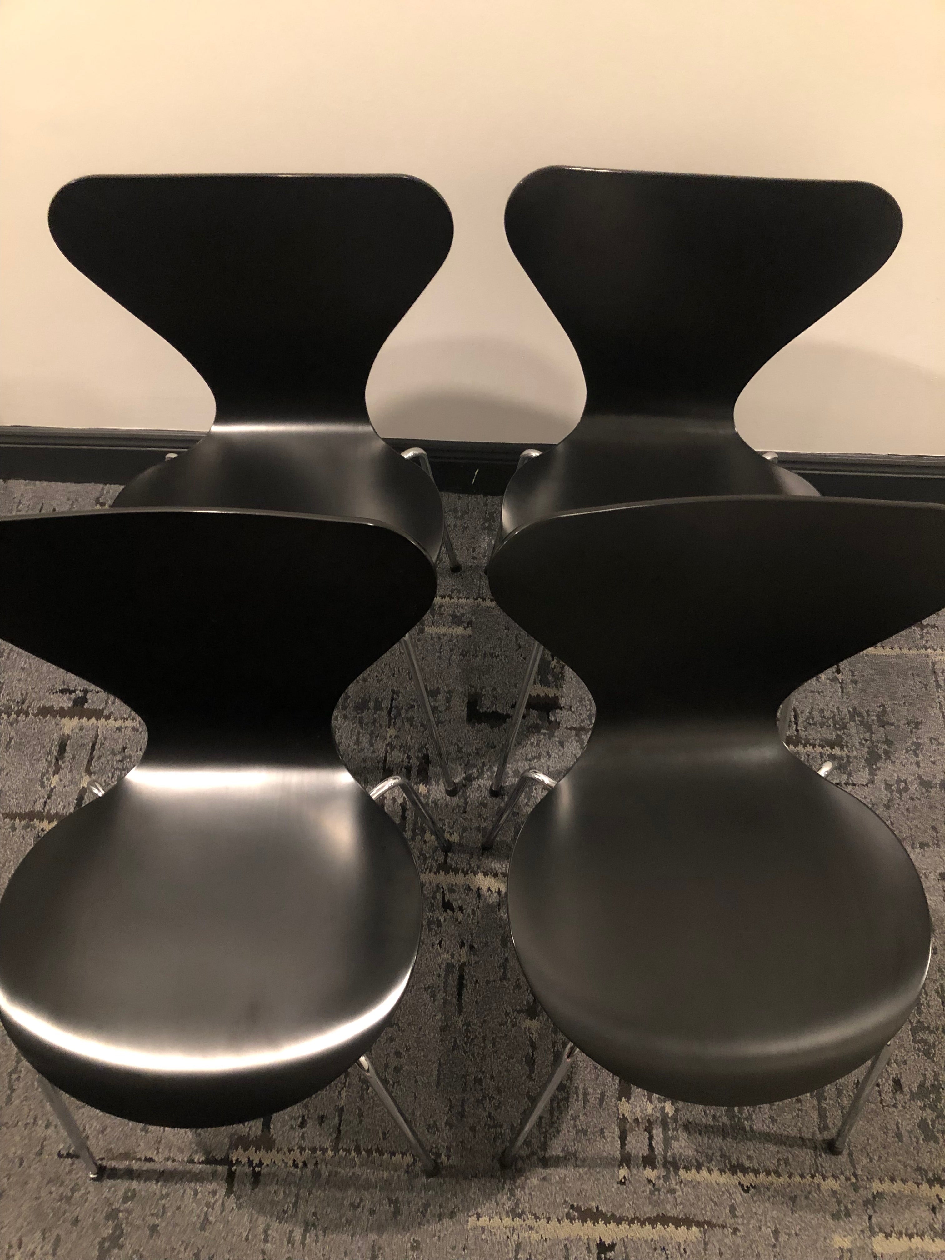 Fritz Hansen Series 7 Dining Chairs by Arne Jacobsen, set of 4