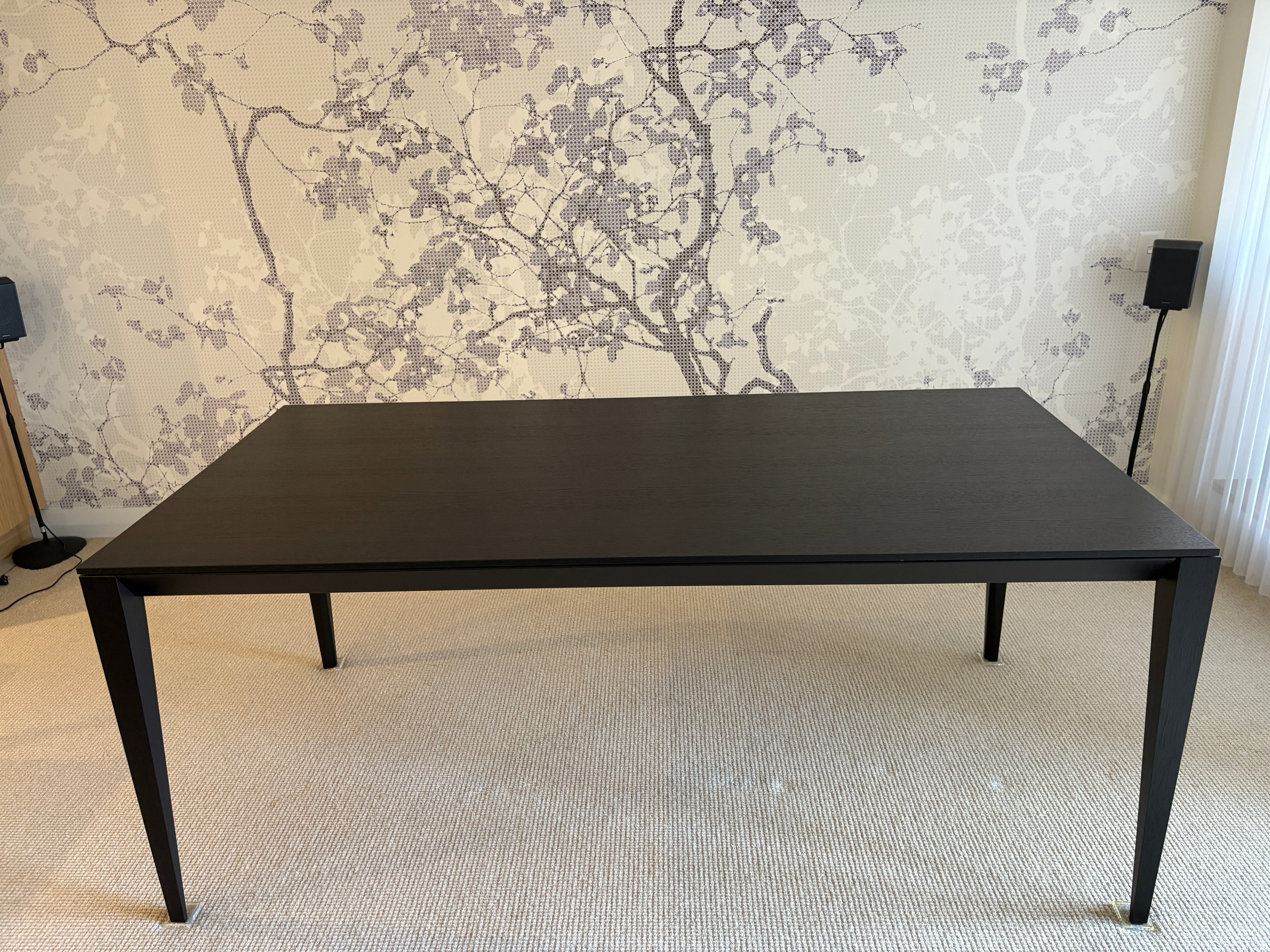 Natuzzi Leggero Extension Dining Table