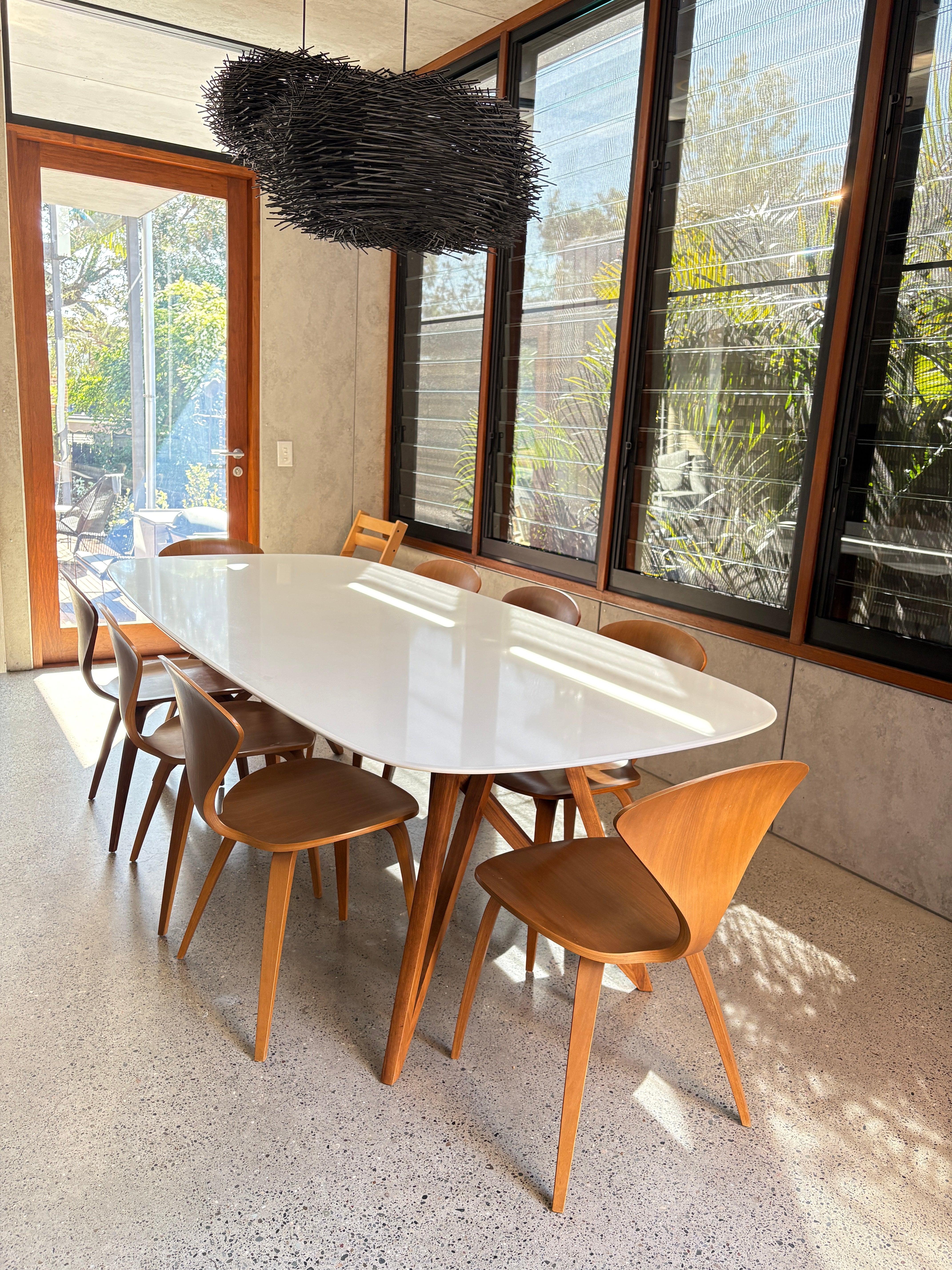 Walter Knoll Seito Dining Table with White Stone Top