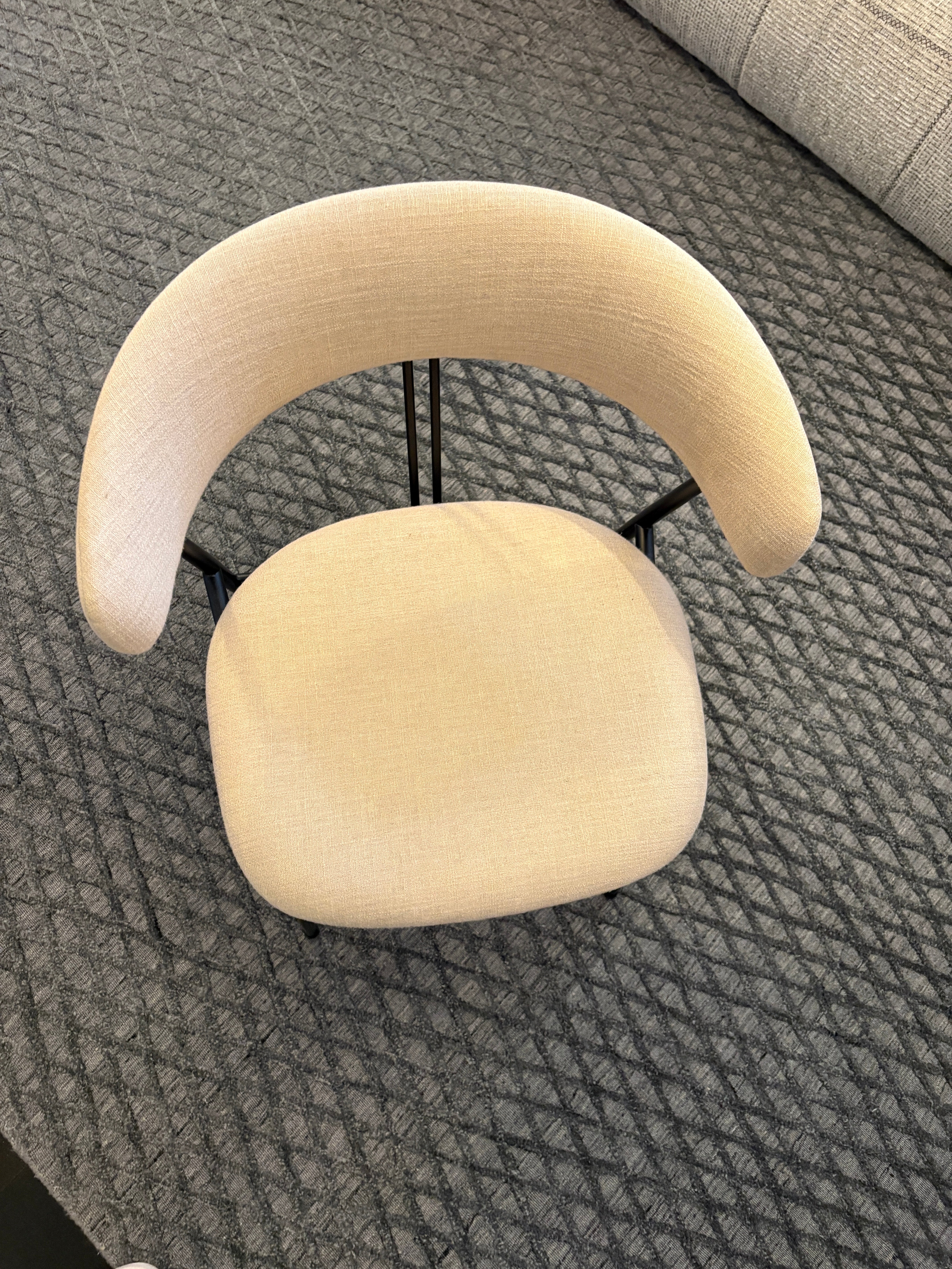 Gubi Violin Chair