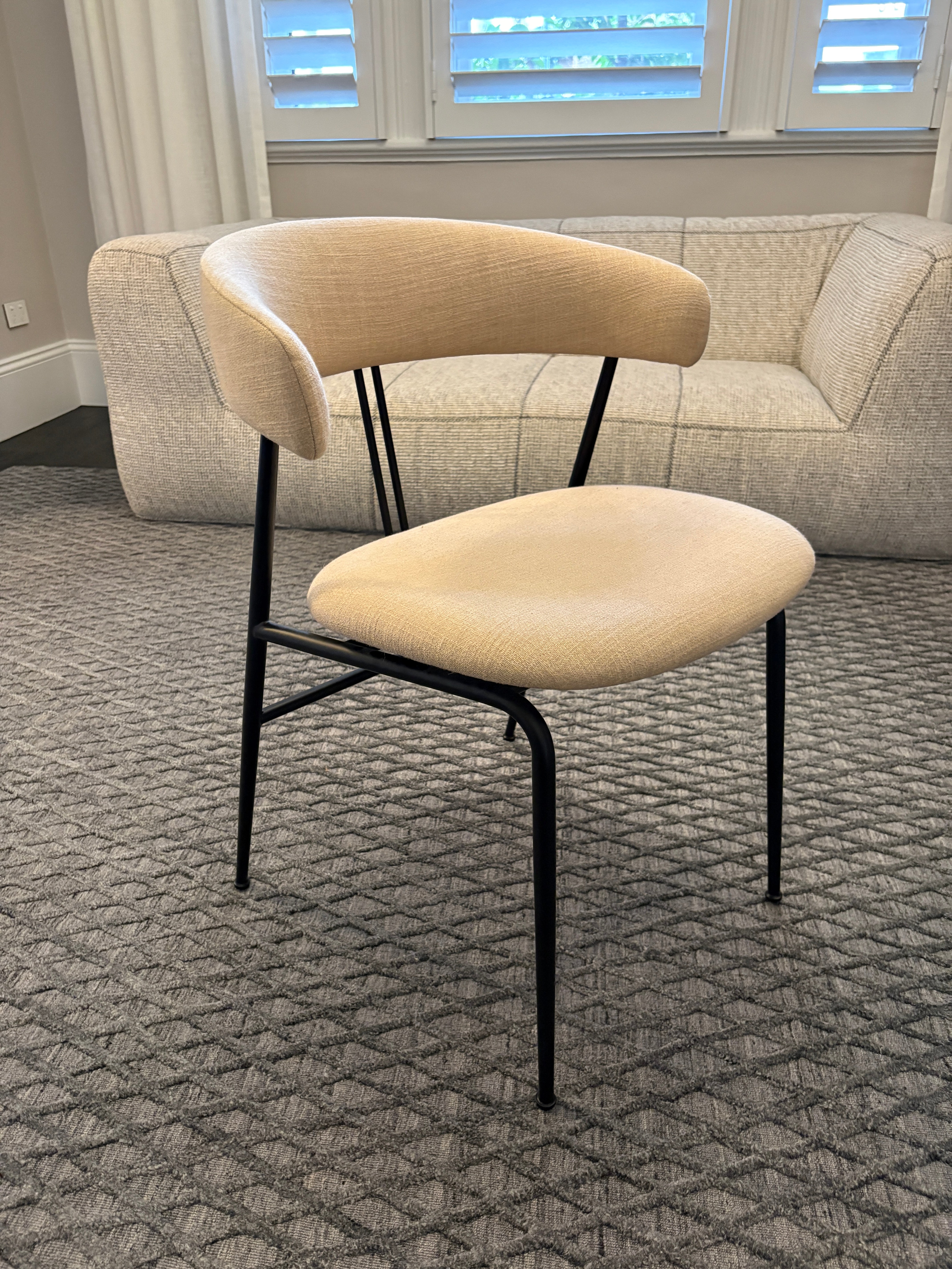 Gubi Violin Chair