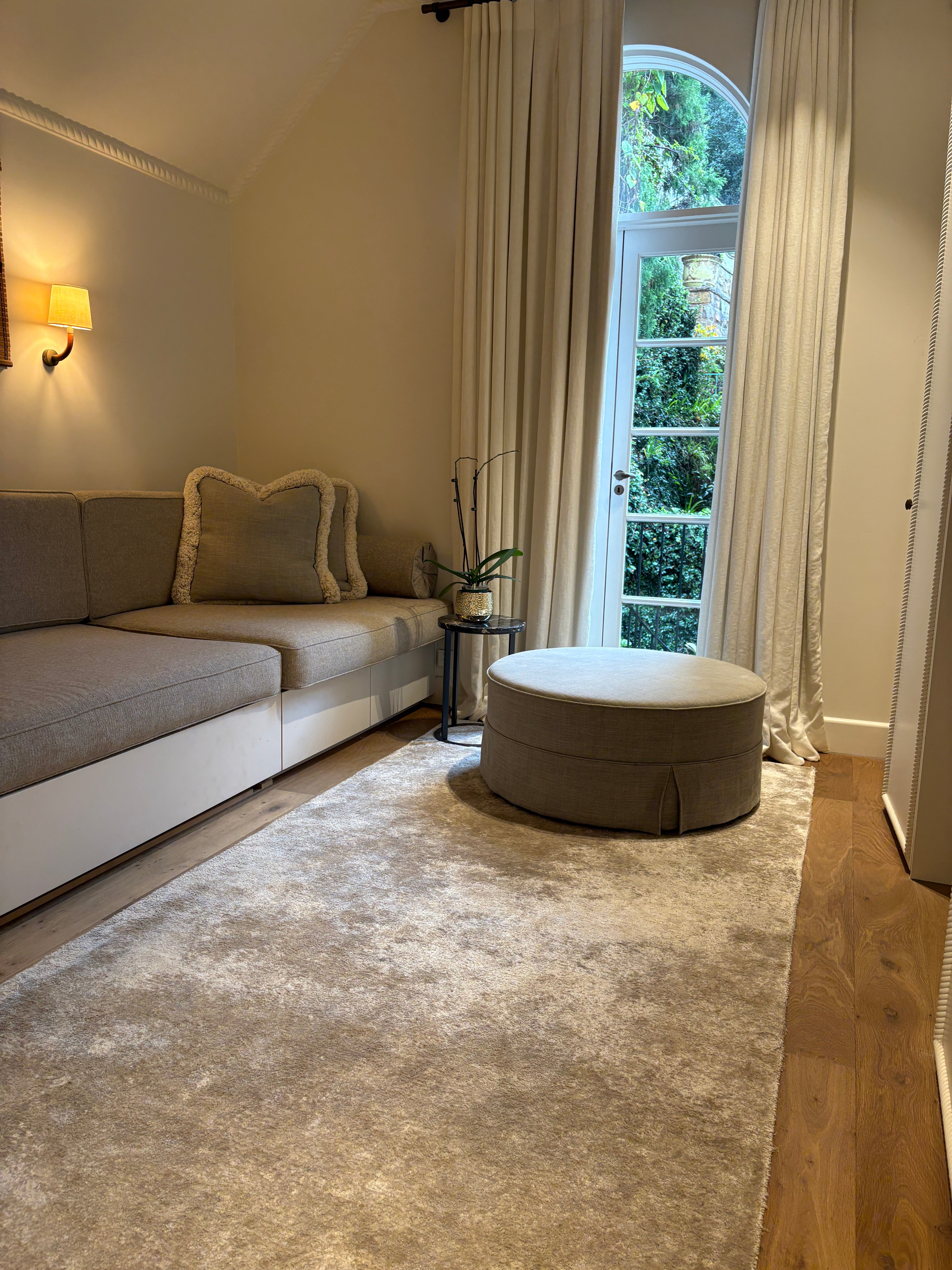 Whitecliffe Imports Silk Rug