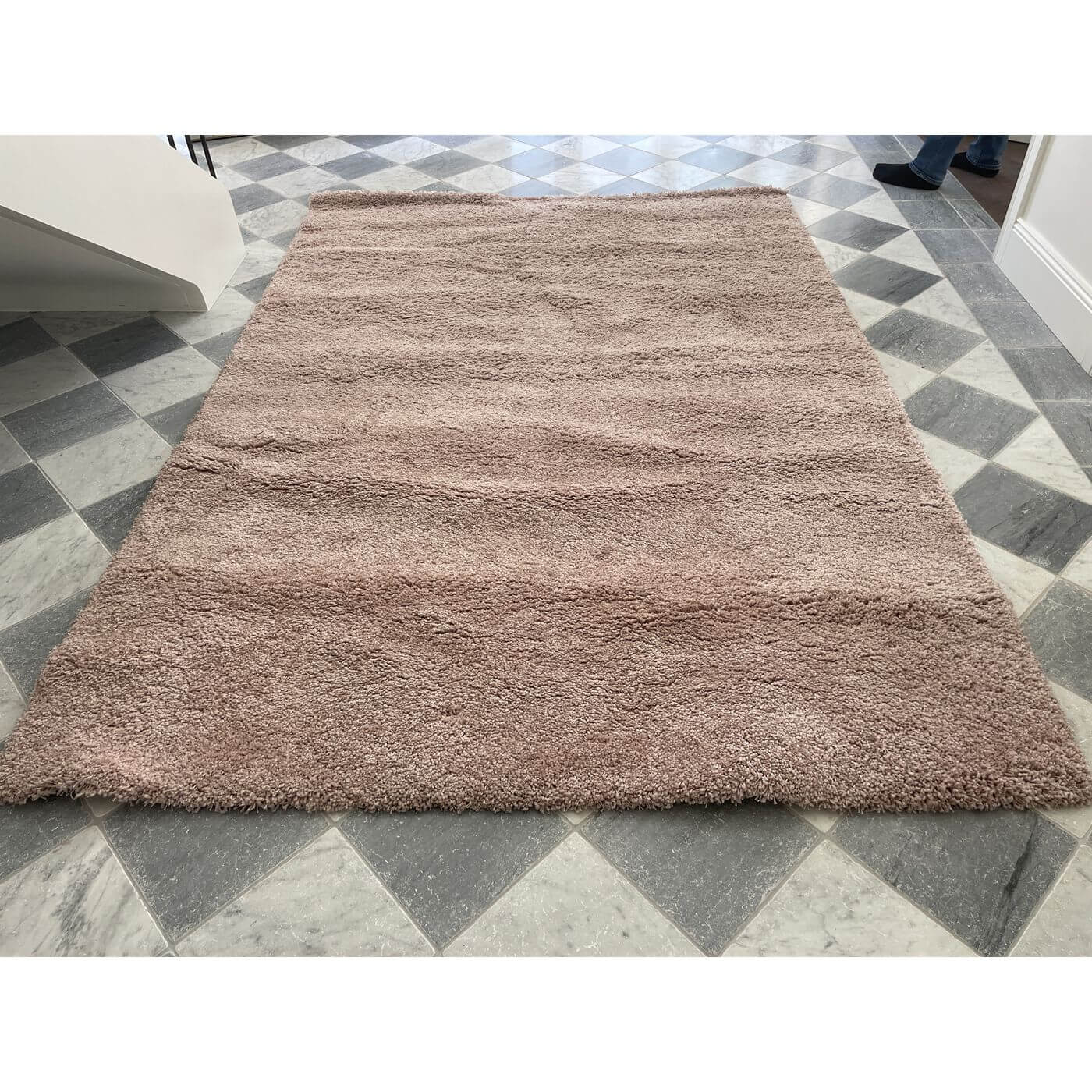 Two-Design-Lovers-Belgian Pink Shag Rug-