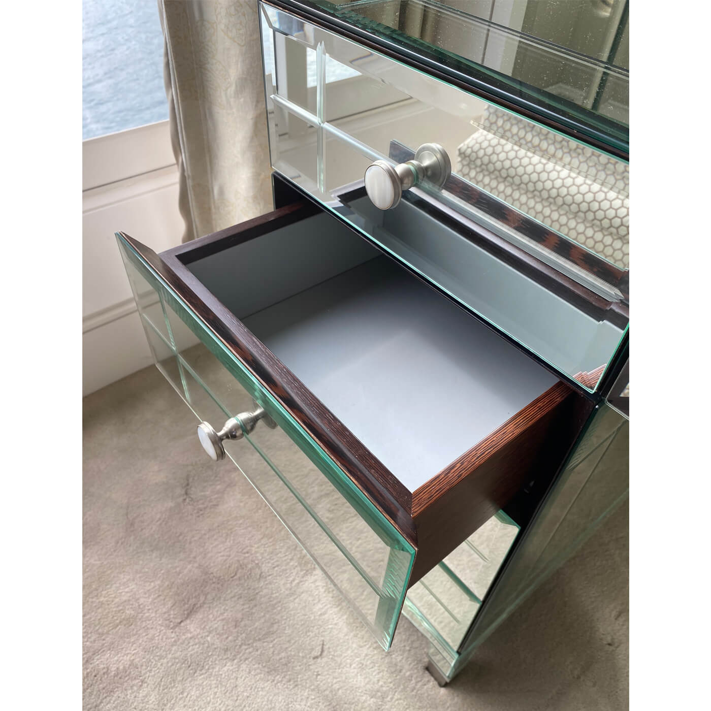 Two-Design-Lovers-Custom-Mirrored-Make-Up-Table