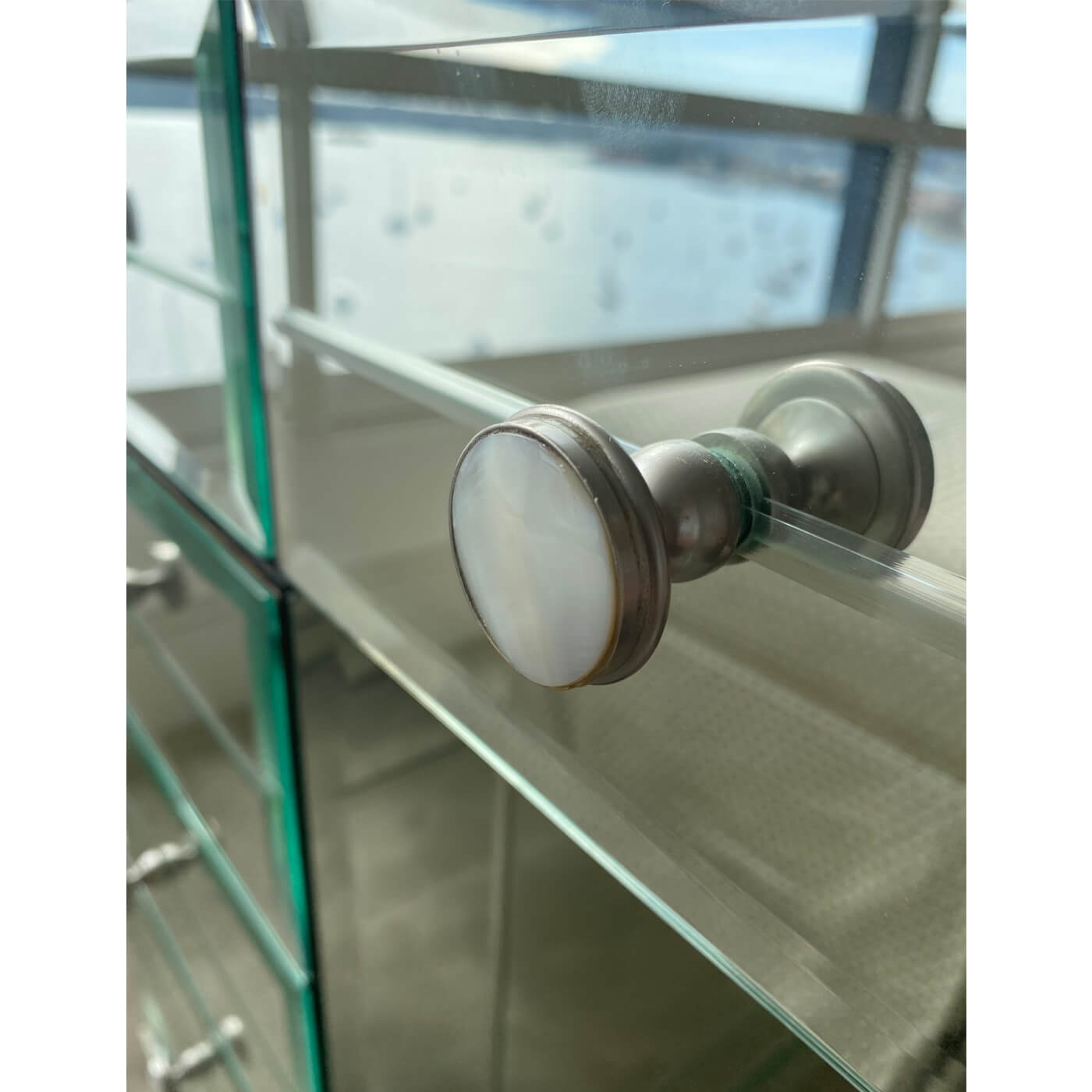 Two-Design-Lovers-Custom-Mirrored-Make-Up-Table