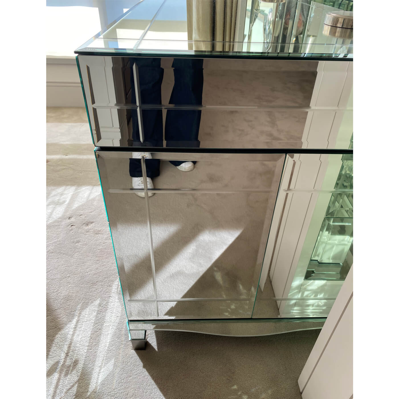Two-Design-Lovers-Custom-Mirrored-Make-Up-Table
