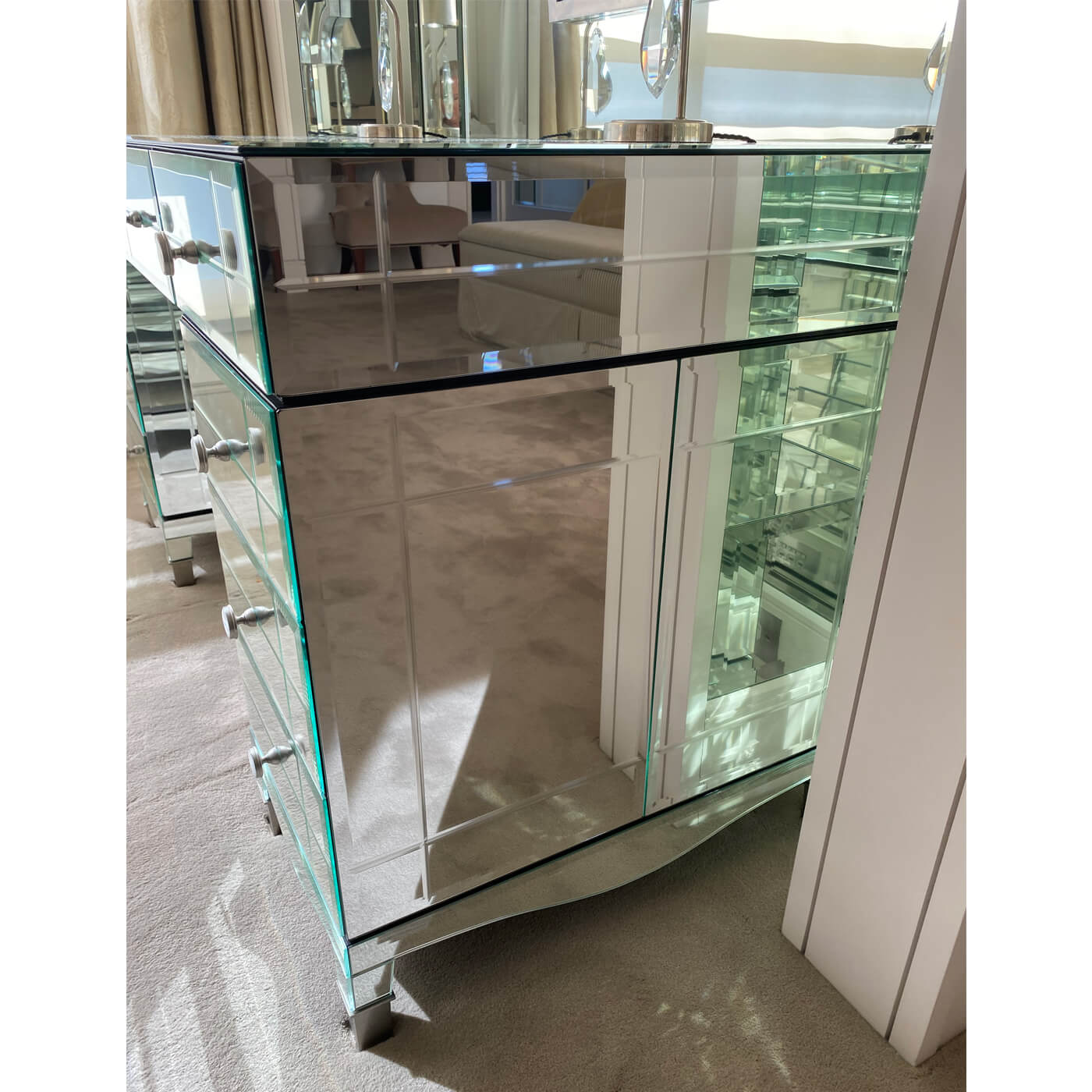 Two-Design-Lovers-Custom-Mirrored-Make-Up-Table