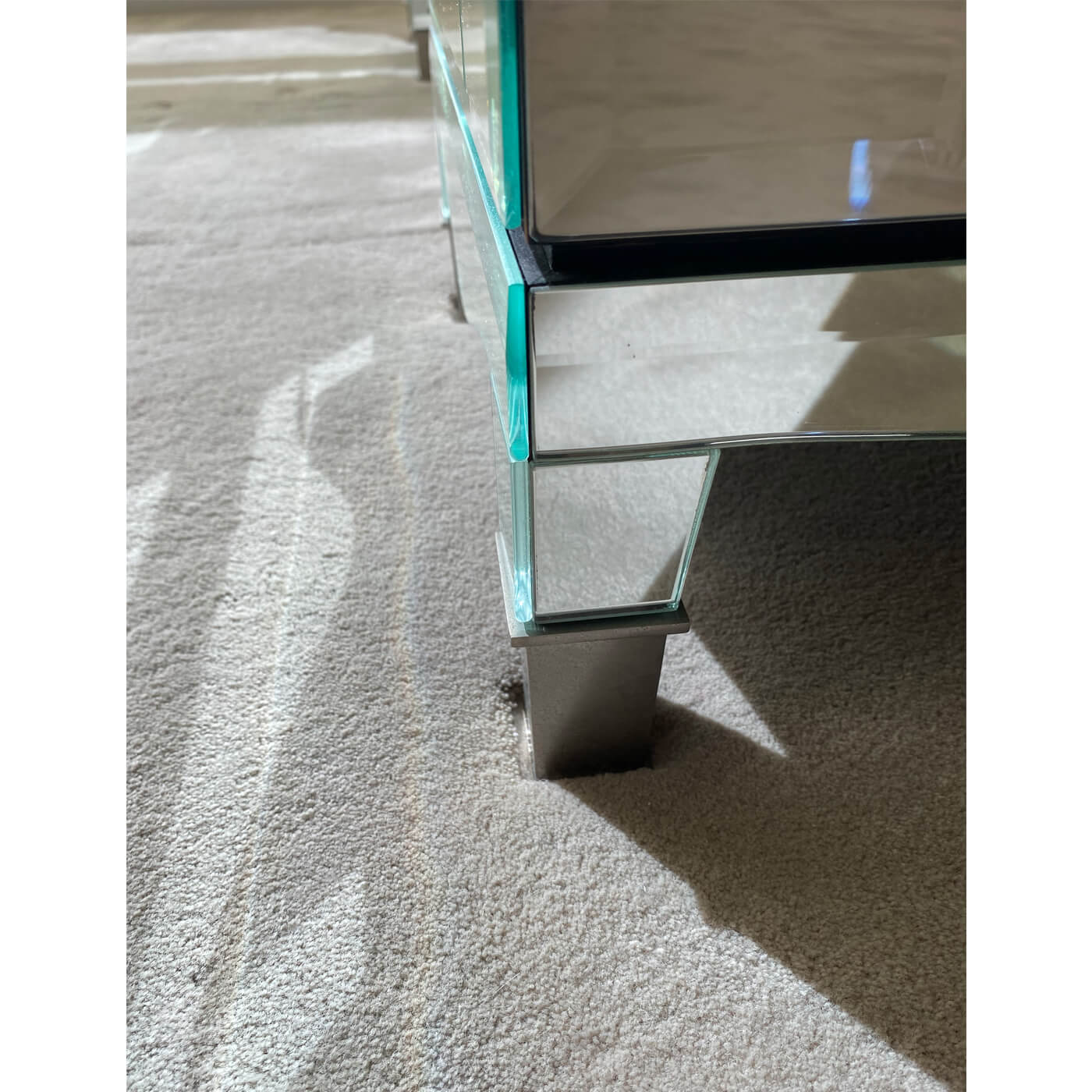 Two-Design-Lovers-Custom-Mirrored-Make-Up-Table