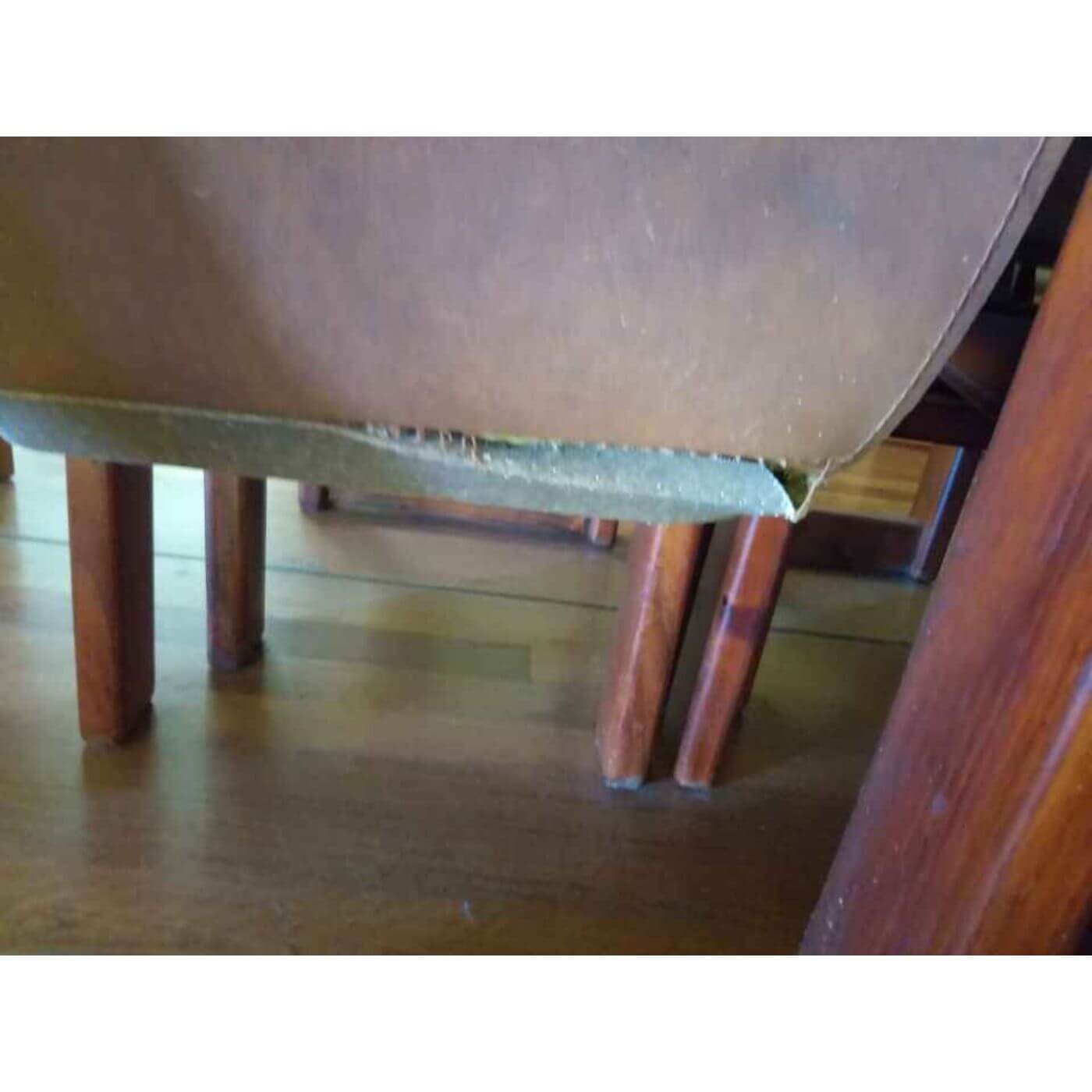 Two-Design-Lovers-Post-and-rail-dining-suite