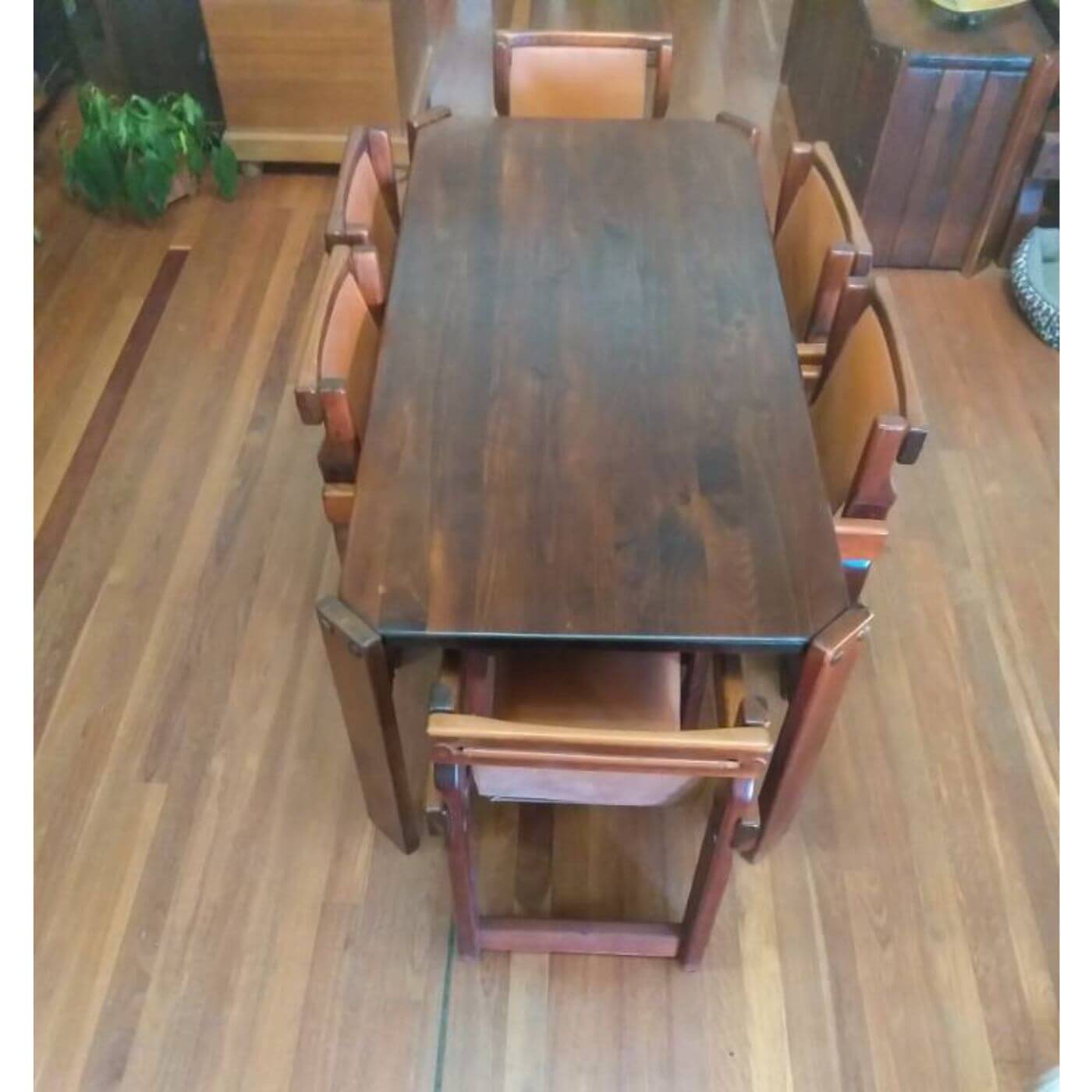 Two-Design-Lovers-Post-and-rail-dining-suite