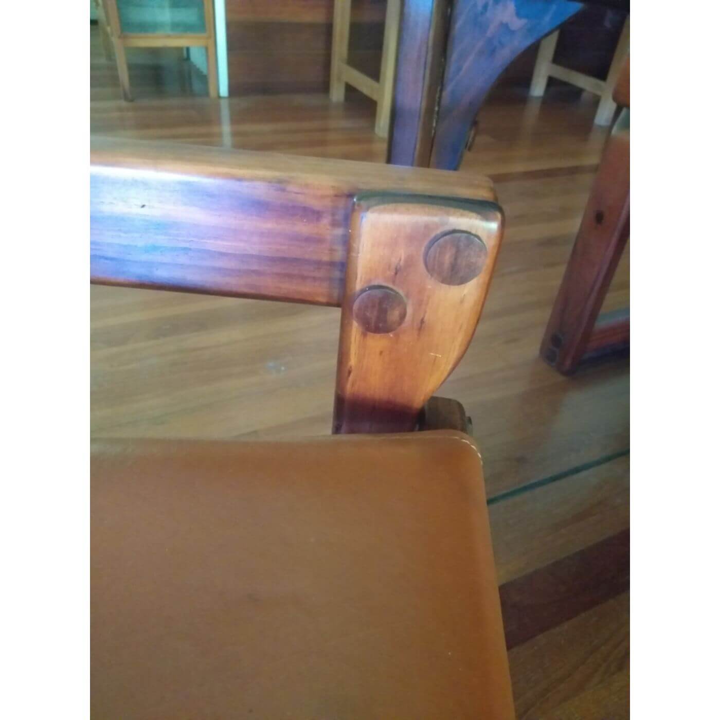 Two-Design-Lovers-Post-and-rail-dining-suite