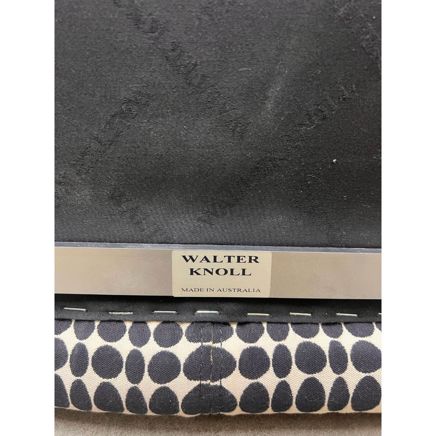 Two-Design-Lovers-Walter-Knoll-Flow-Chair