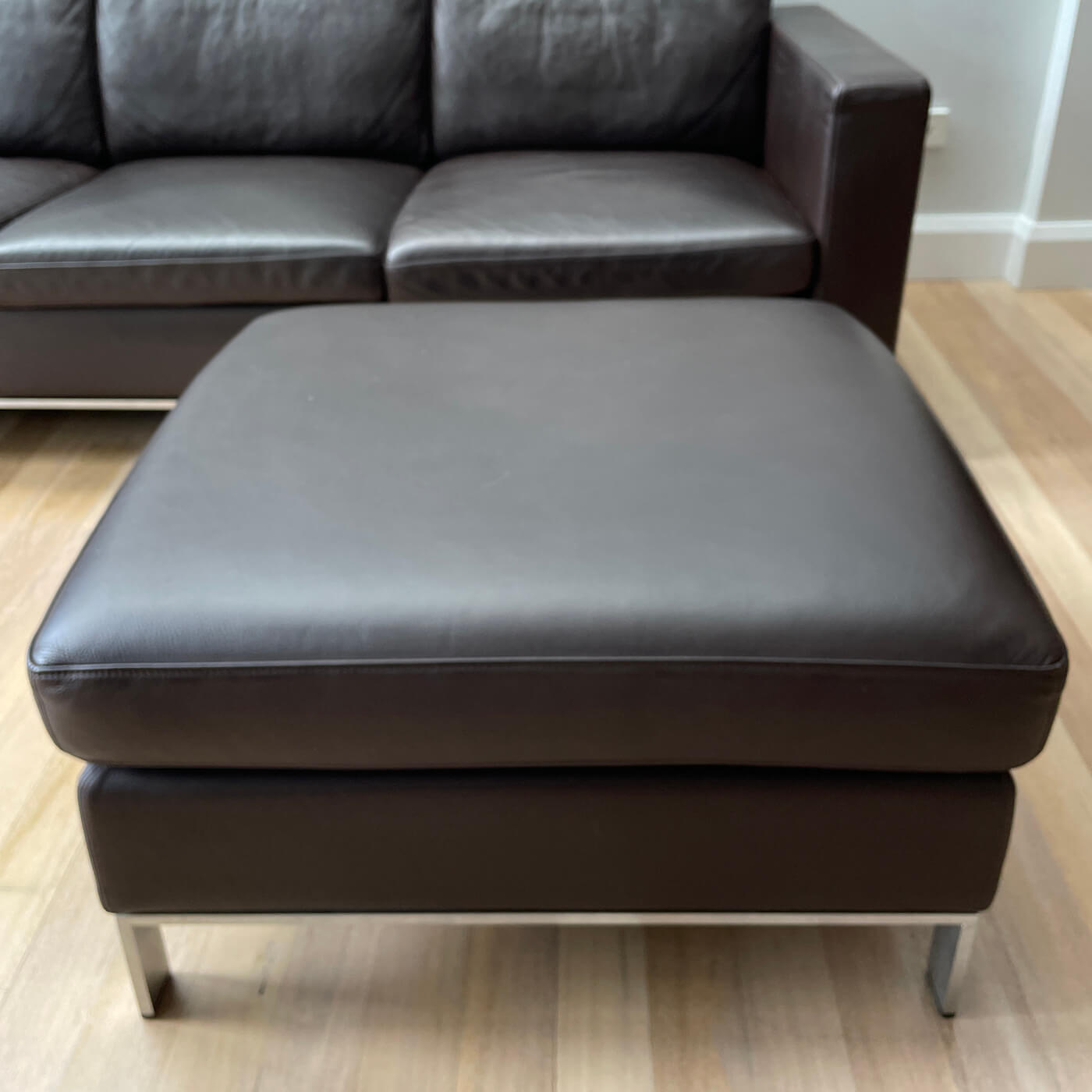 Walter Knoll Foster 503 Leather Sofa & ottoman