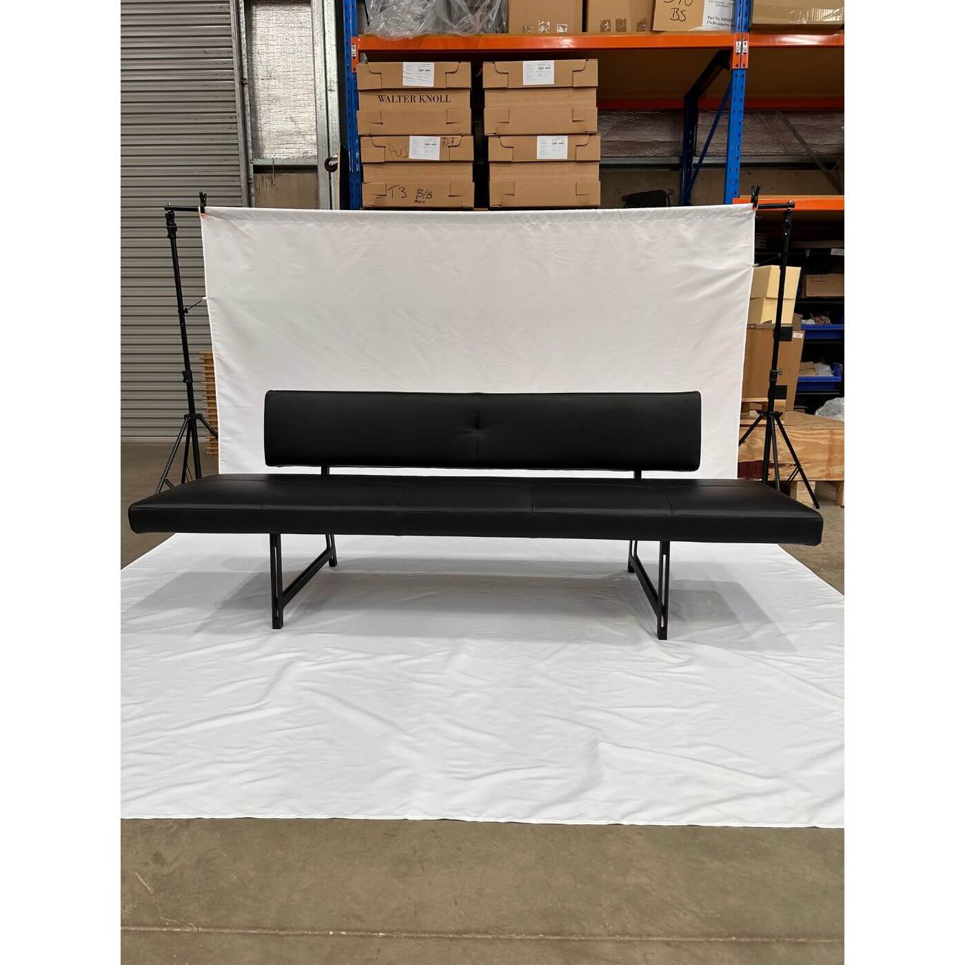 Two-Design-Lovers-Walter-Knoll-Foster-Bench