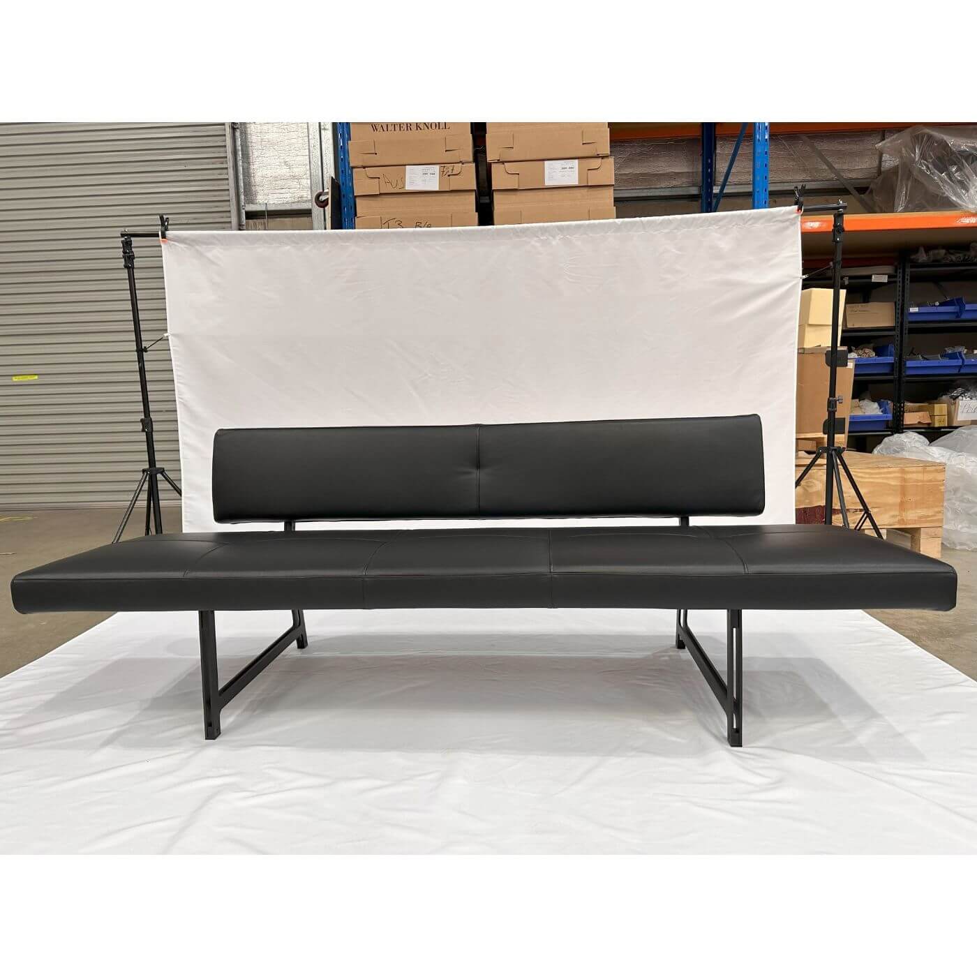 Two-Design-Lovers-Walter-Knoll-Foster-Bench