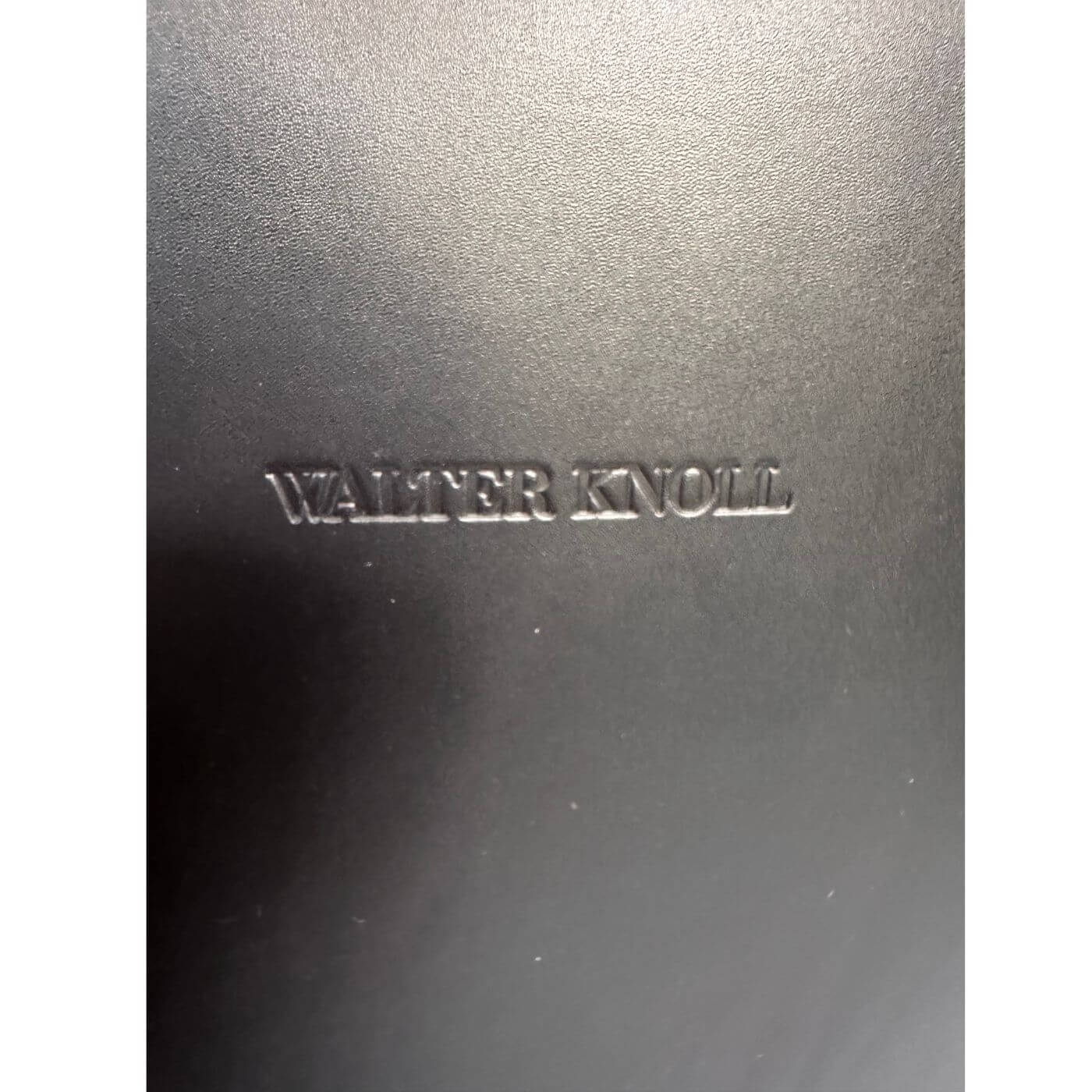 Two-Design-Lovers-Walter-Knoll-Foster-Armchair