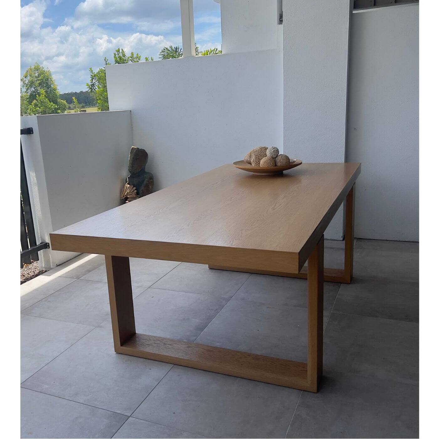 Two-Design-Lovers-Zuster-April-Dining-Table