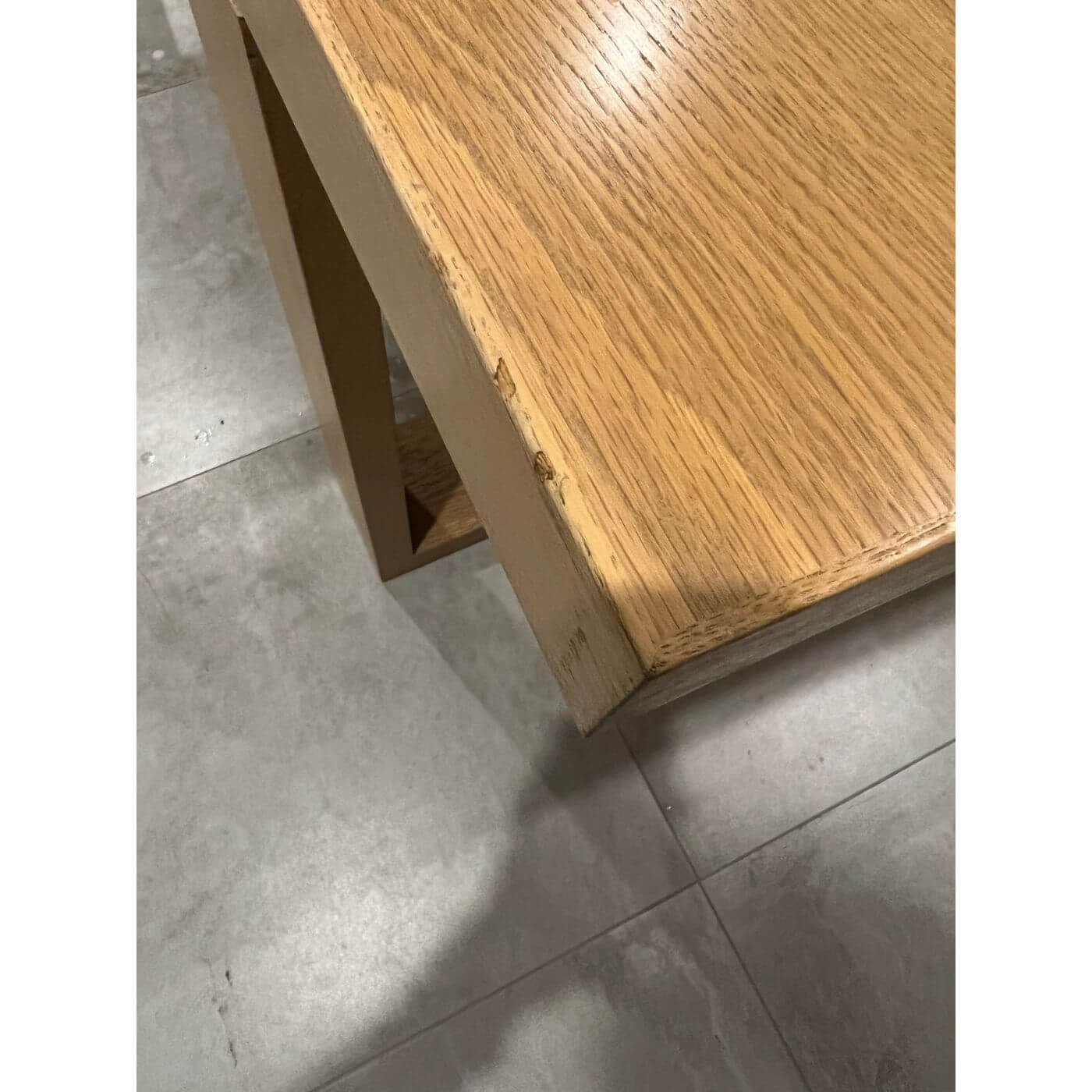 Two-Design-Lovers-Zuster-April-Dining-Table