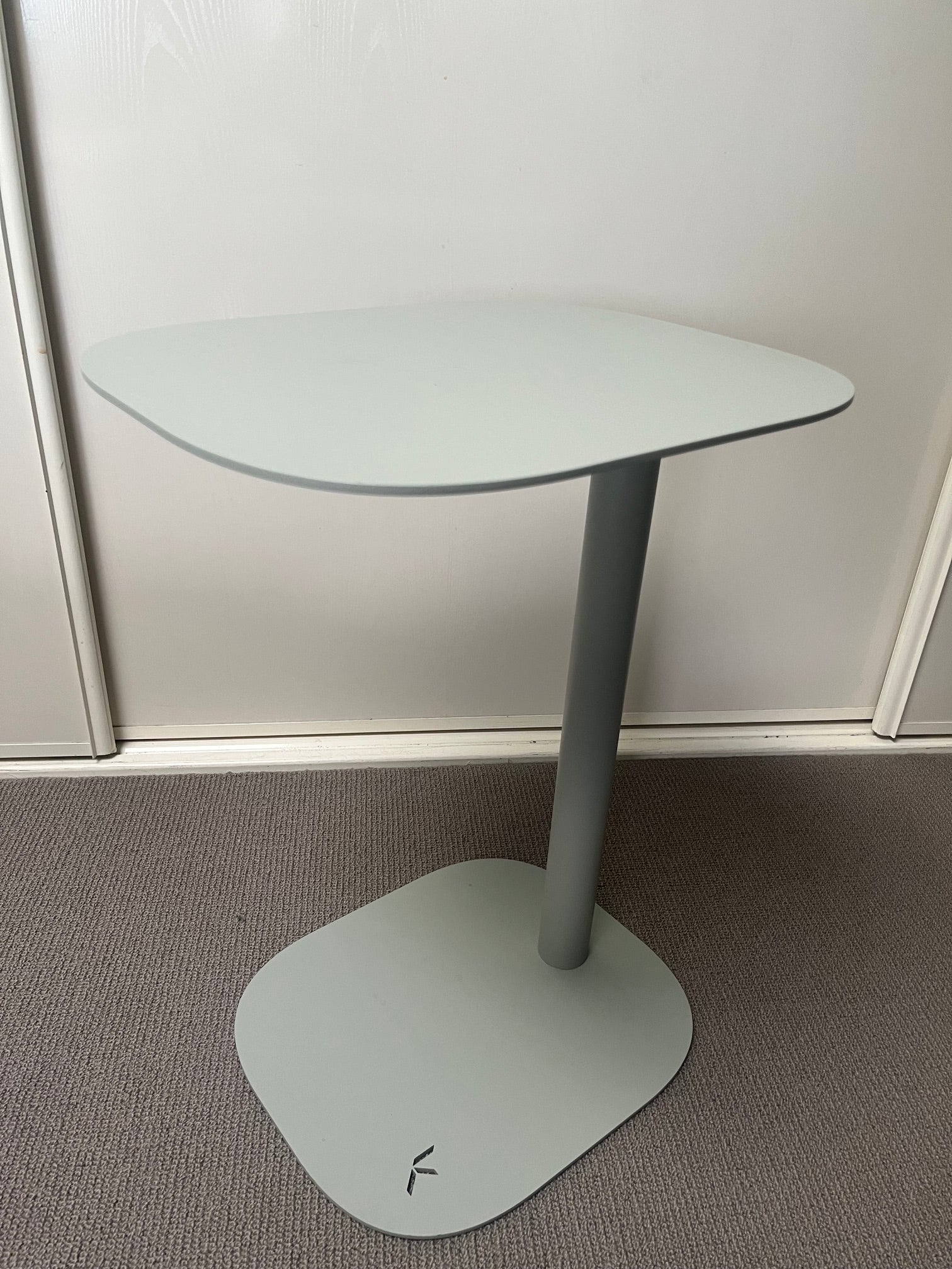 Koskela Laptop Side Table / Laptop Stand