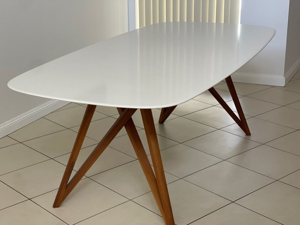 Walter Knoll Seito Dining Table