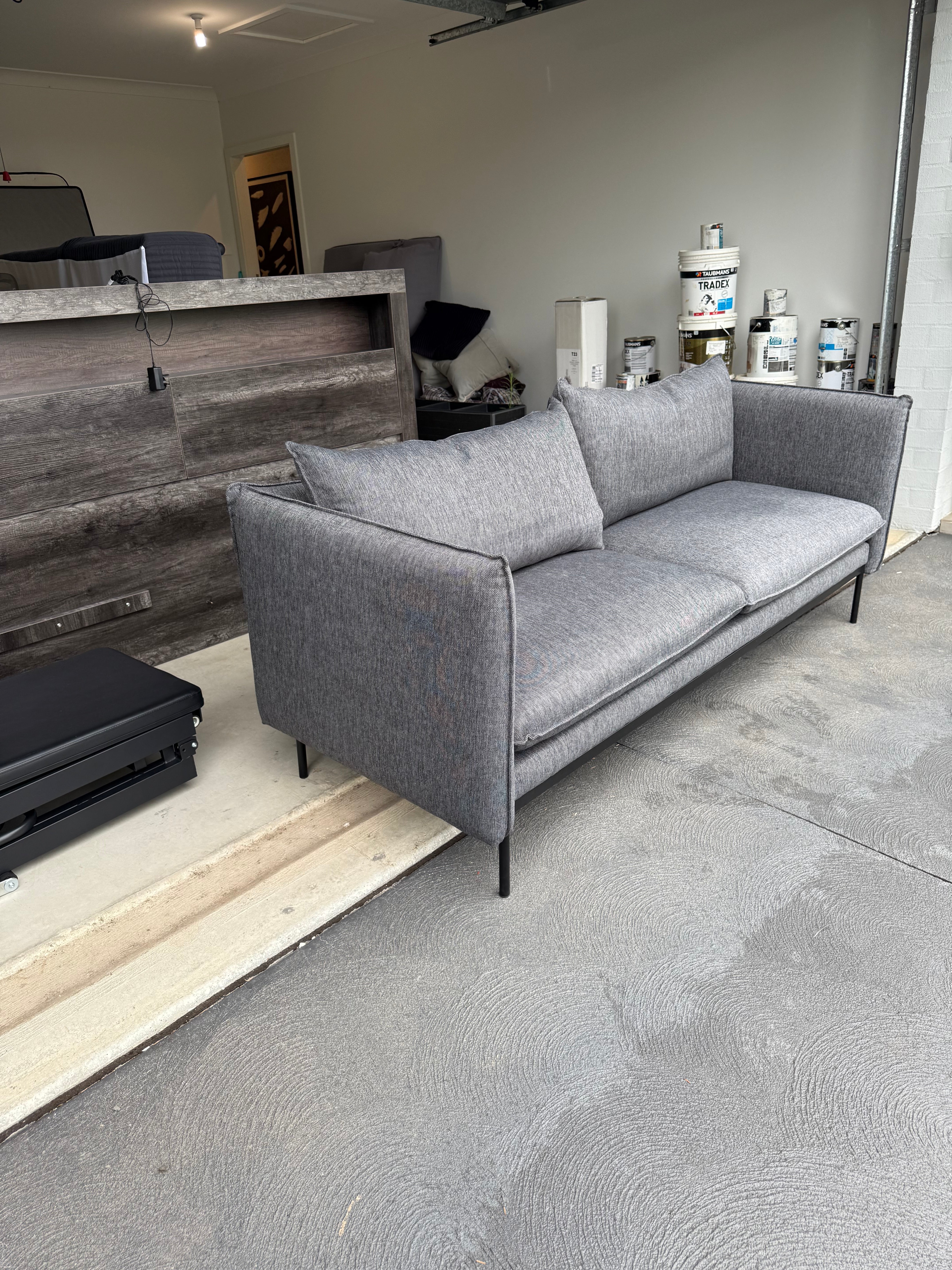 GlobeWest Vittoria Retreat Sofa