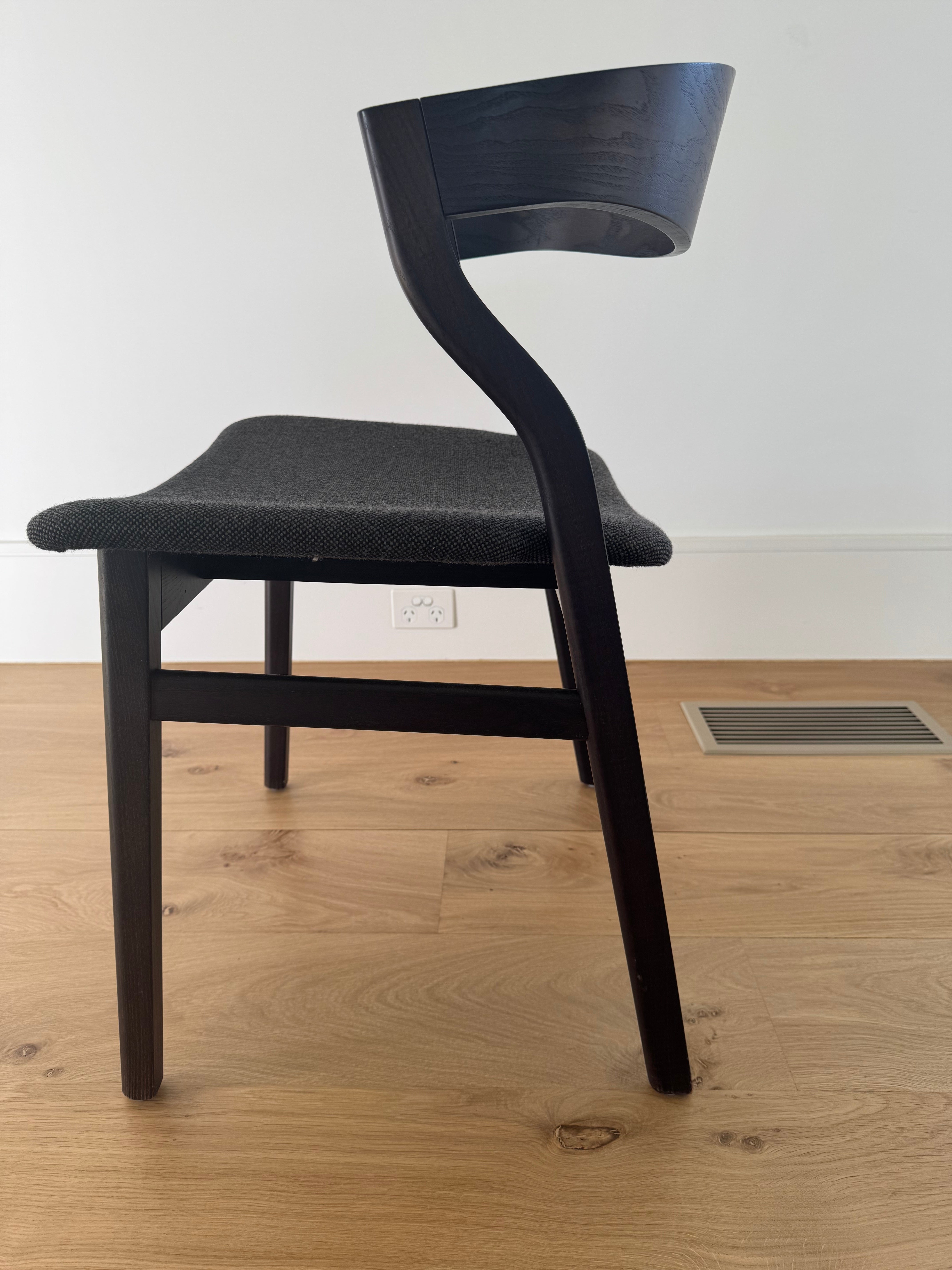 Lowe Sterling Dining Table and Bedont Kalea Chairs