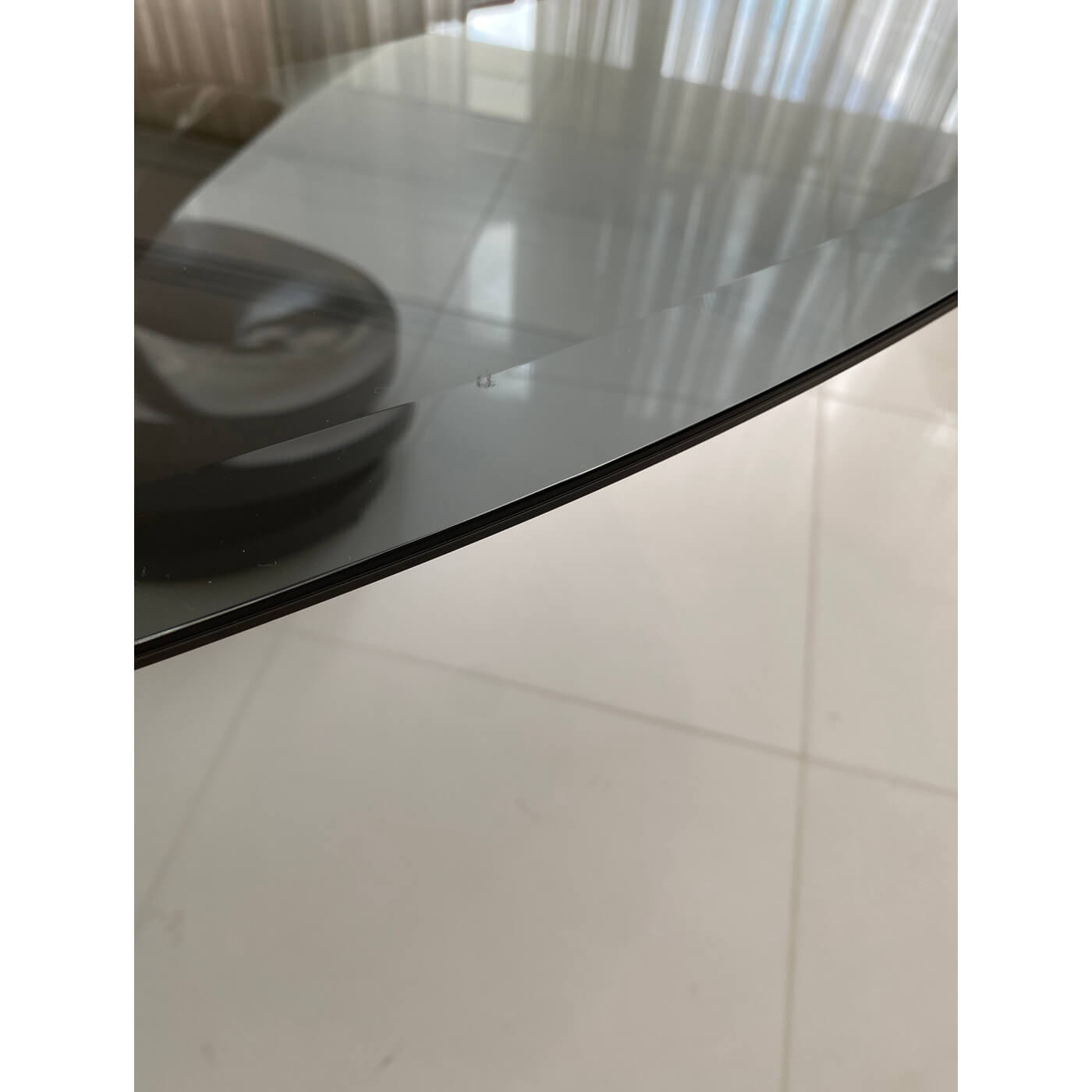 Round Swirl Dining Table
