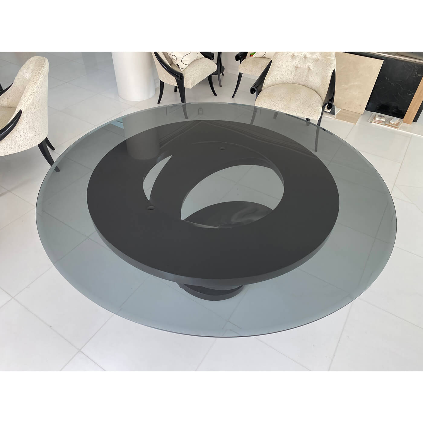 Round Swirl Dining Table