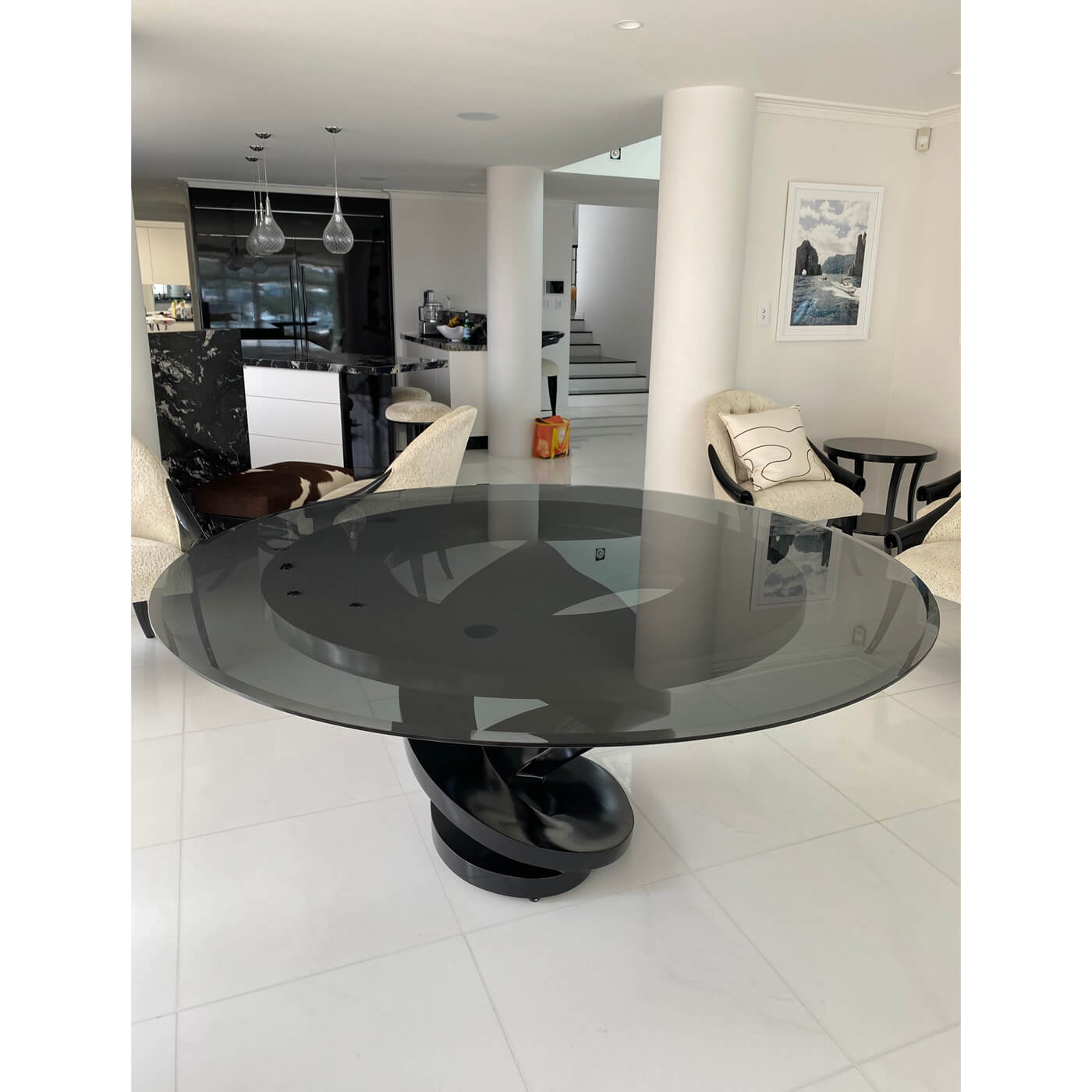 Round Swirl Dining Table