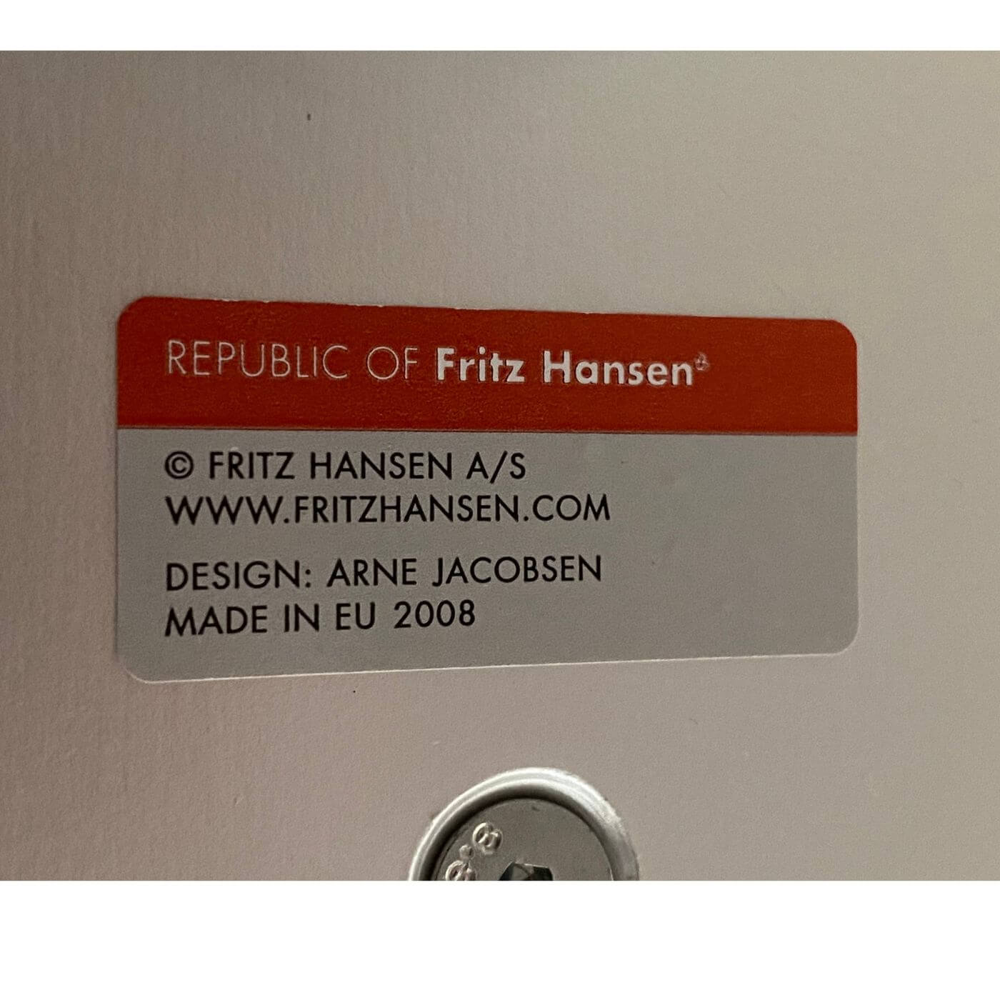 Fritz Hansen white swan chair