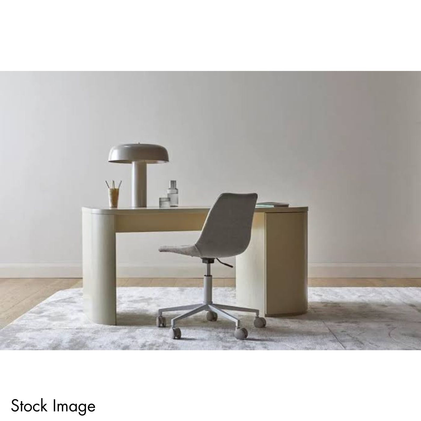 GlobeWest Orson Round Desk