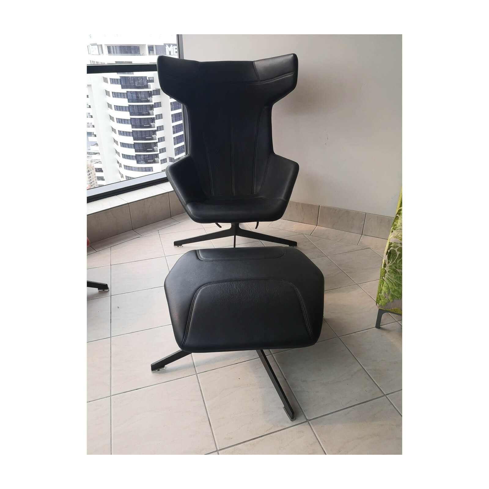 Two Design Lovers Moroso Take a Line for a Walk black swivel chair with footstool 8