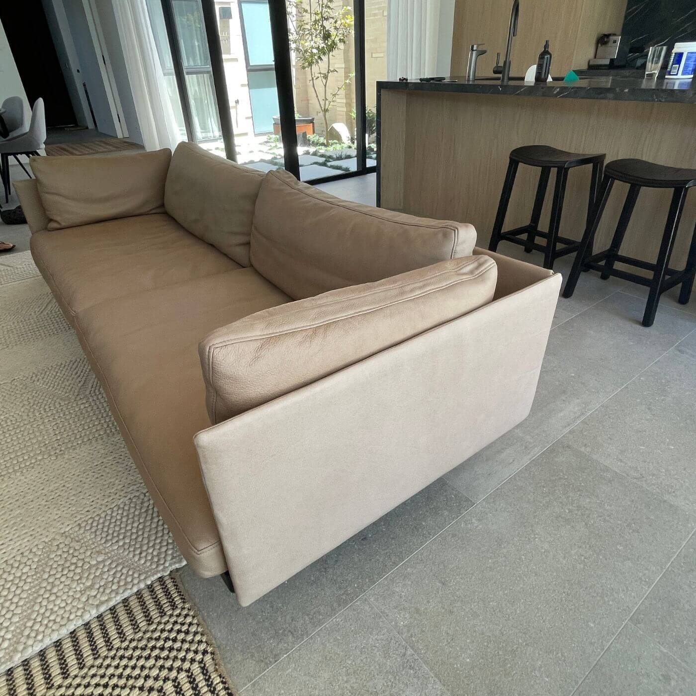 Natadora bureau sofa