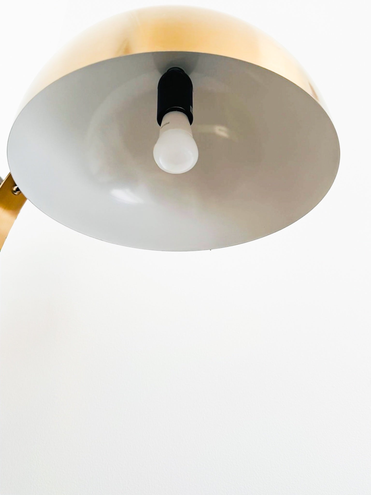 68a44b28a76e766b79698fbf_brass-lamp5_1775637242509.jpg
