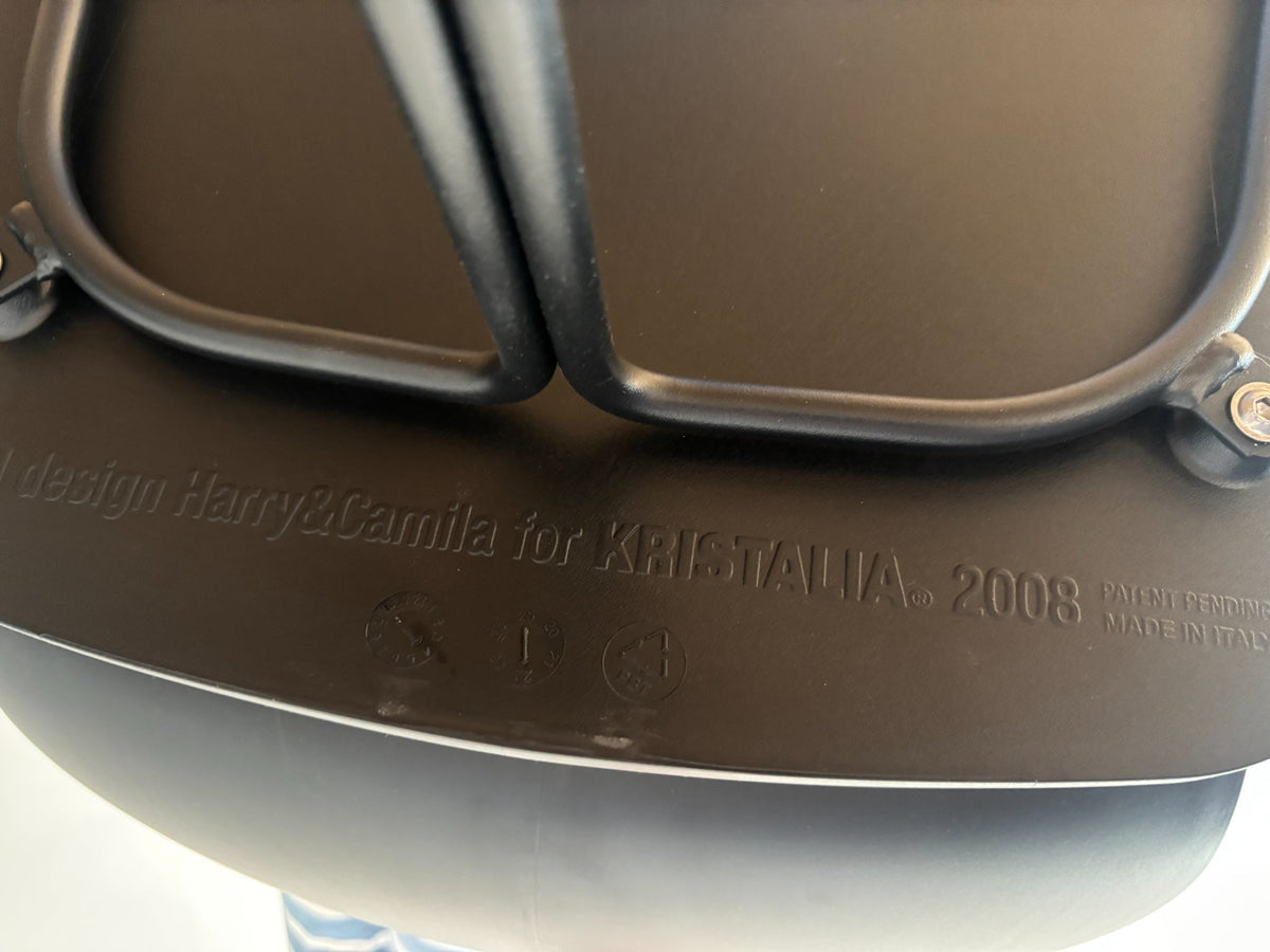 68a44b28a76e766b79698fbf_chairs-label_1791443279399.jpeg