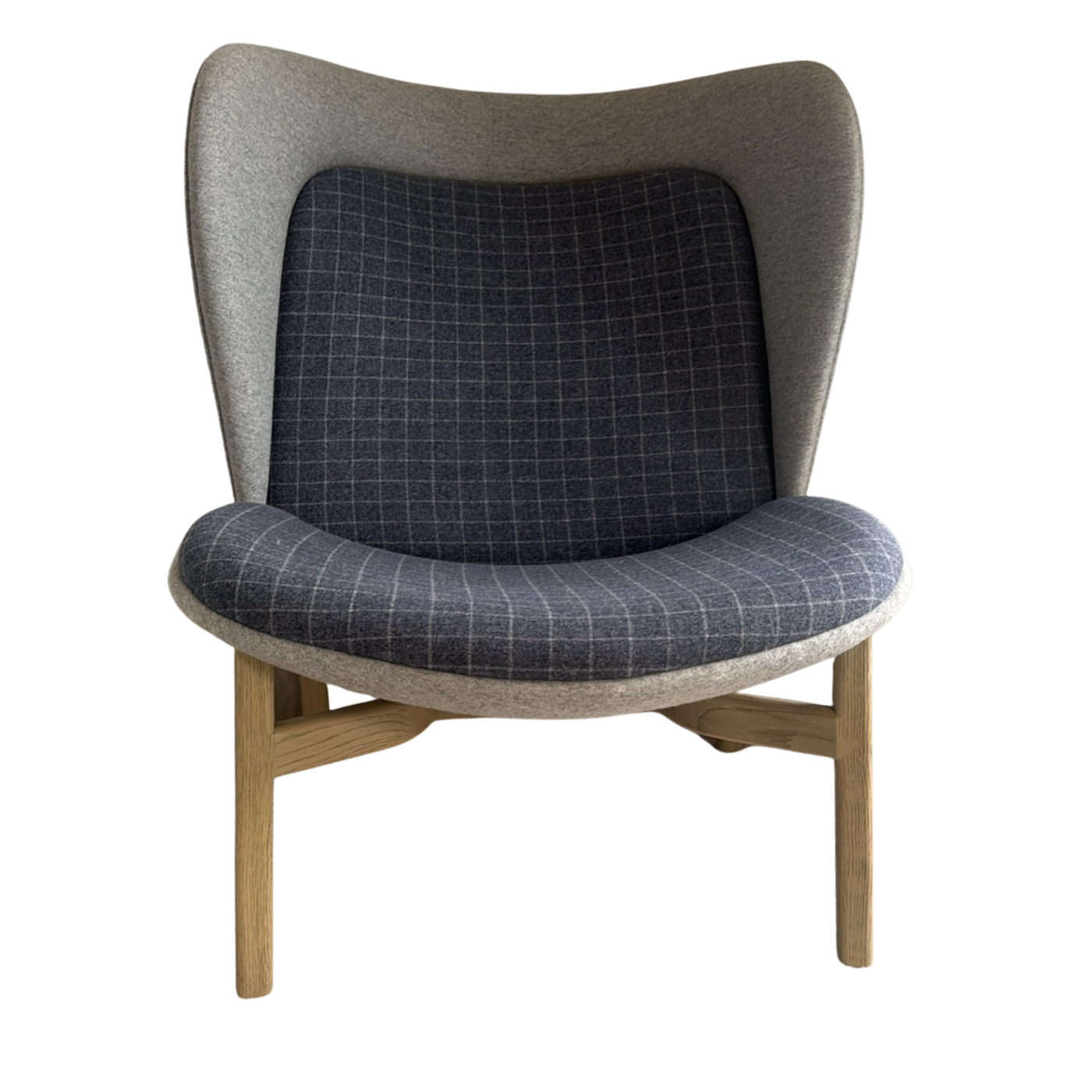 68a44b28a76e766b79698fbf_two-design-lovers-domo-armchair_1785756275937.png