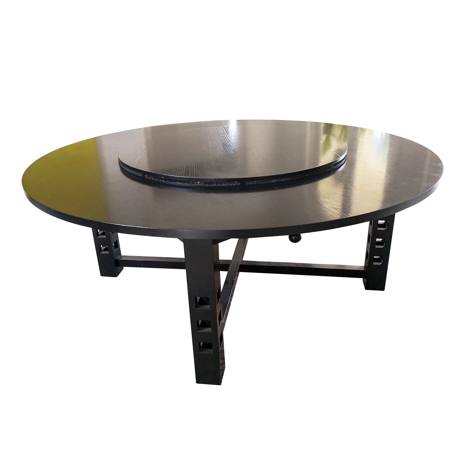 Two Design Lovers Cassina round dining table Charles Rennie Mackintosh