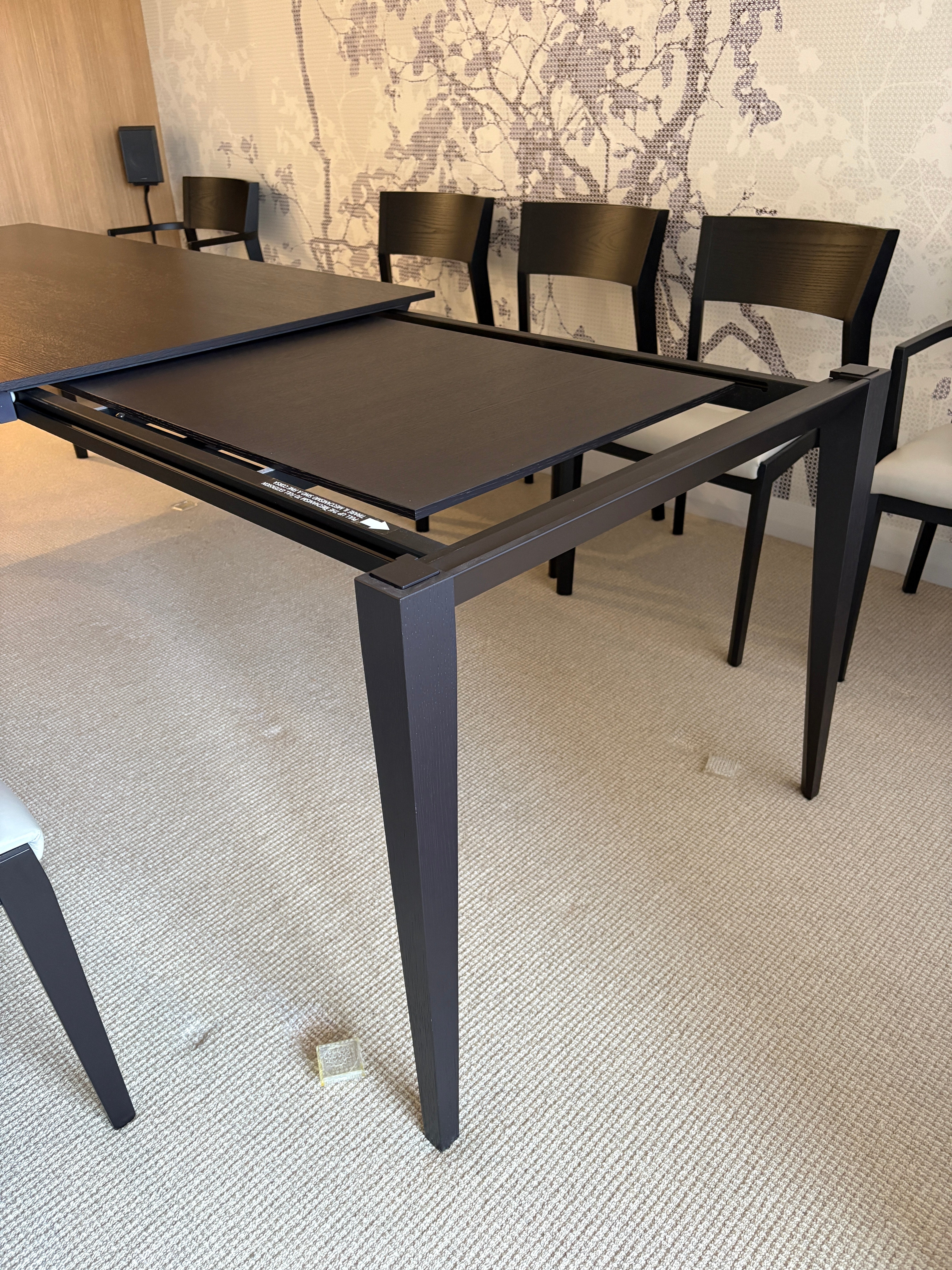 Natuzzi Leggero Extension Dining Table