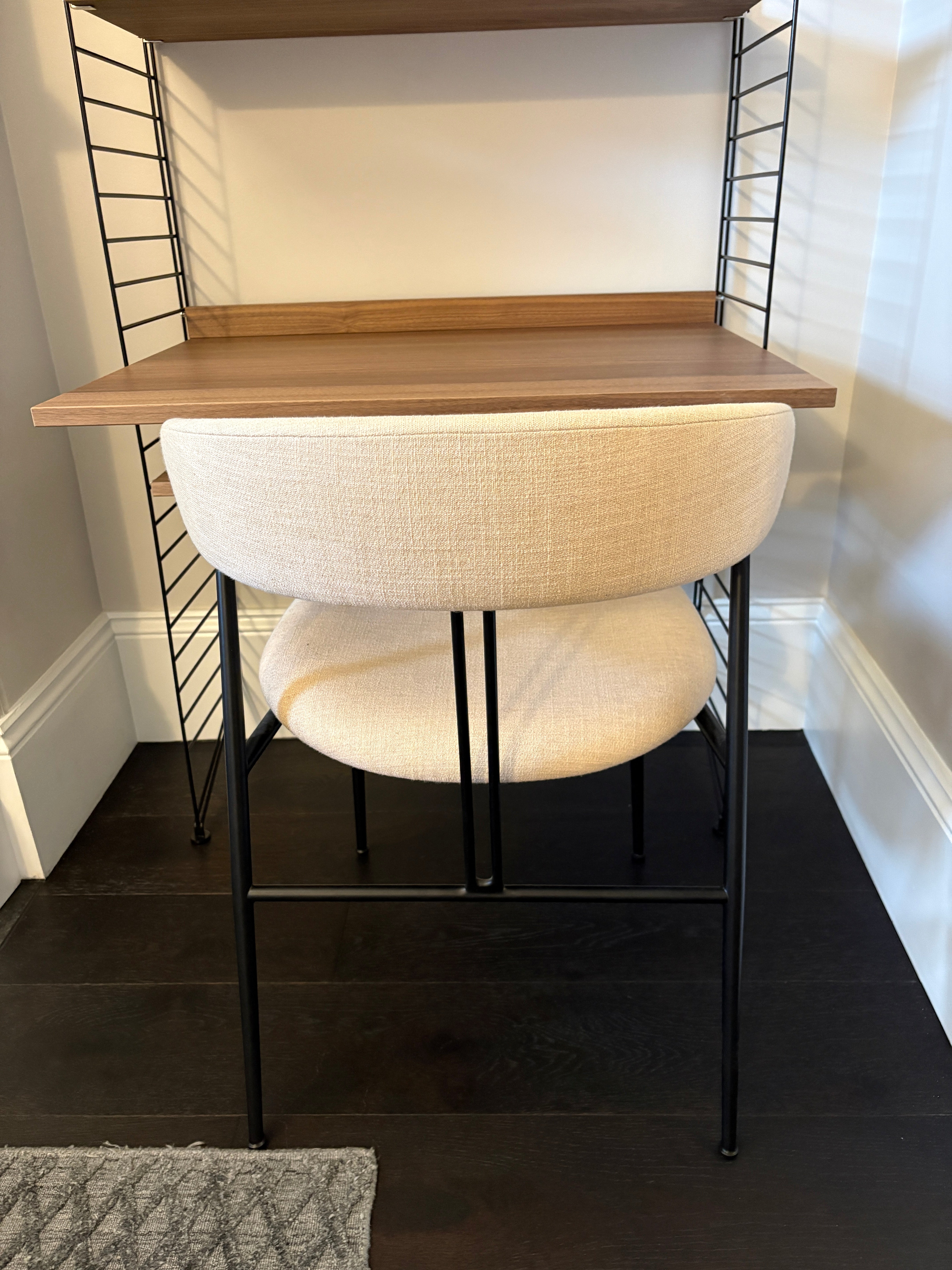 Gubi Violin Chair