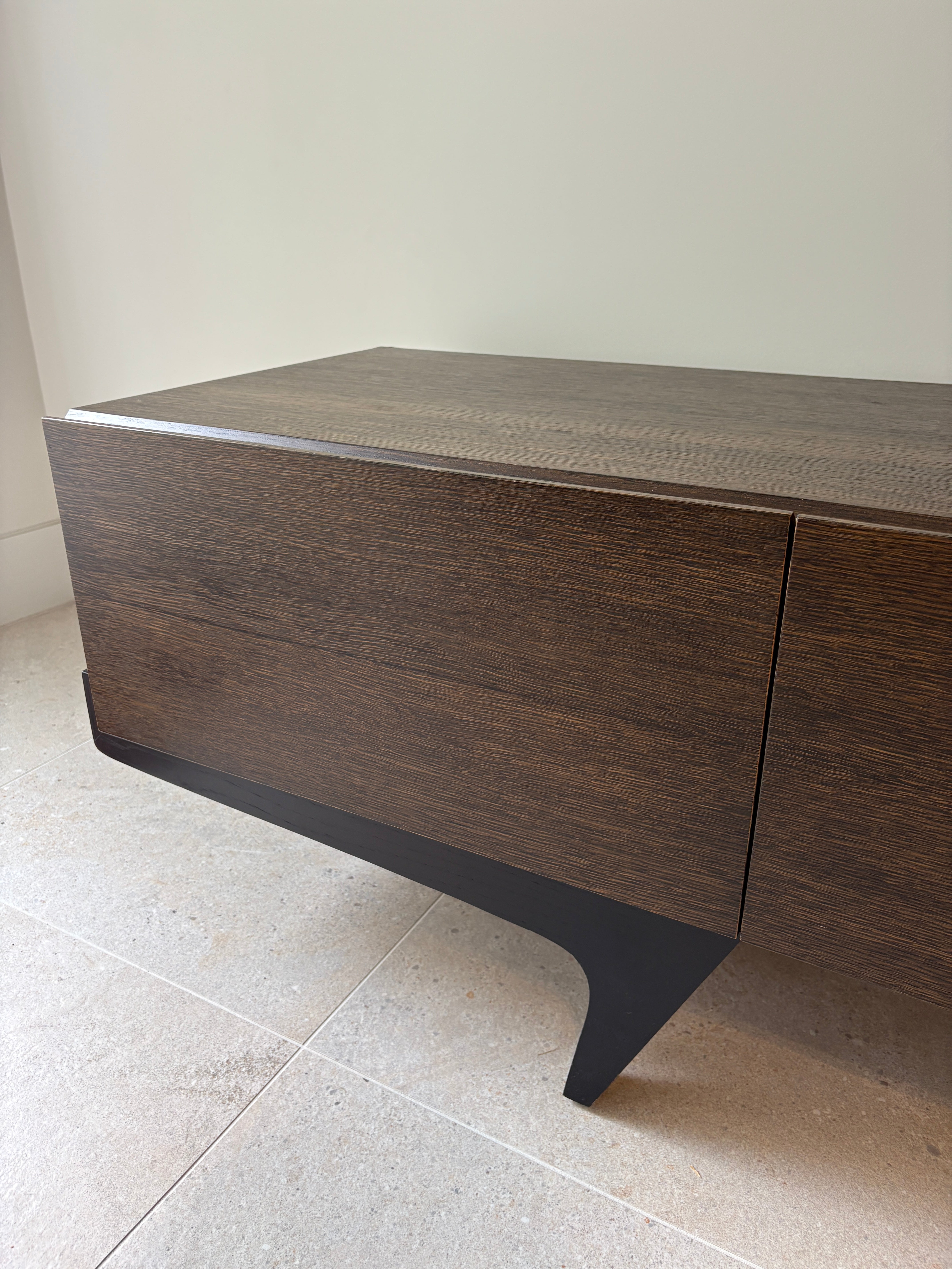 Altone Felix Media Unit