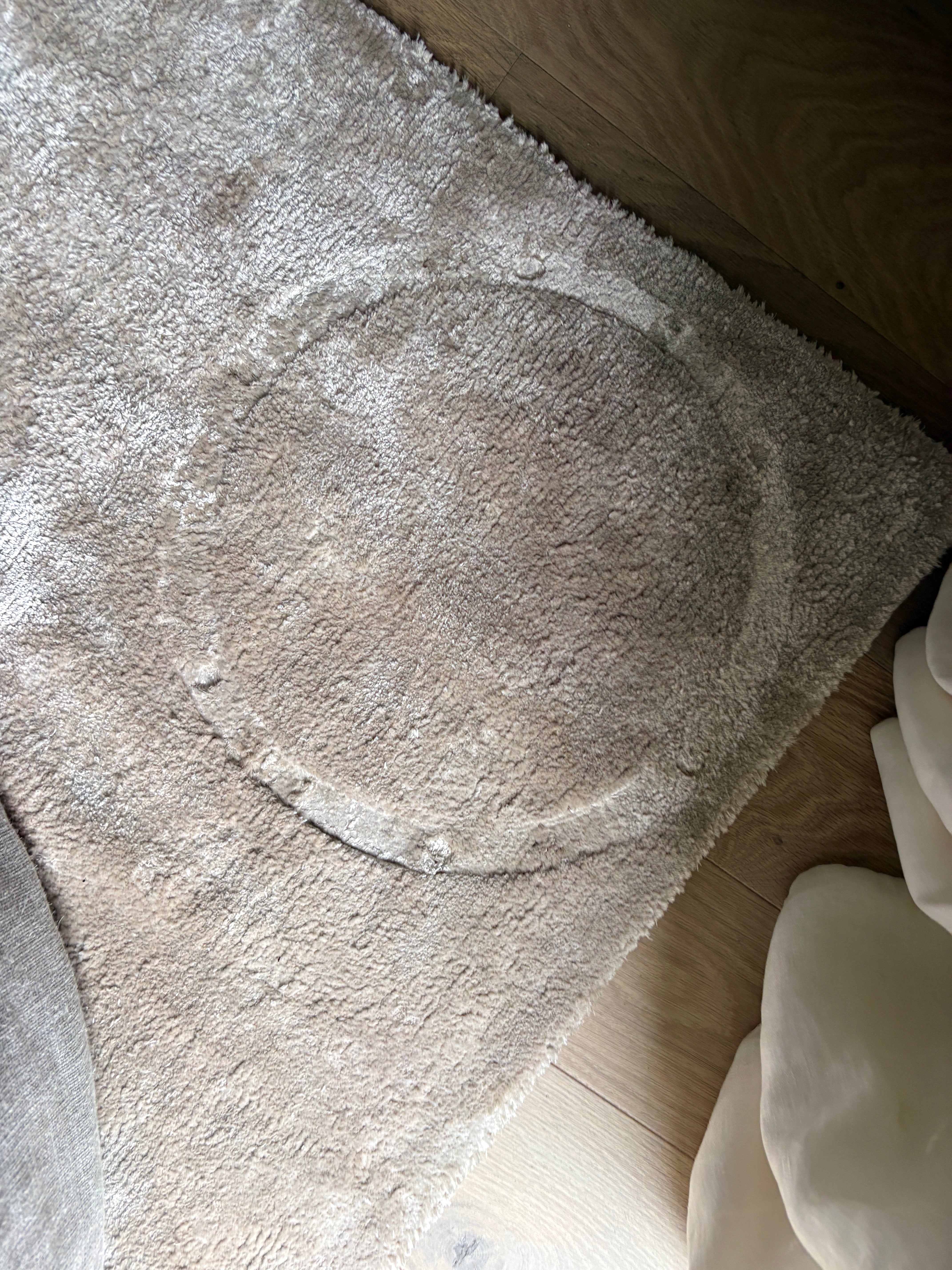 Whitecliffe Imports Silk Rug