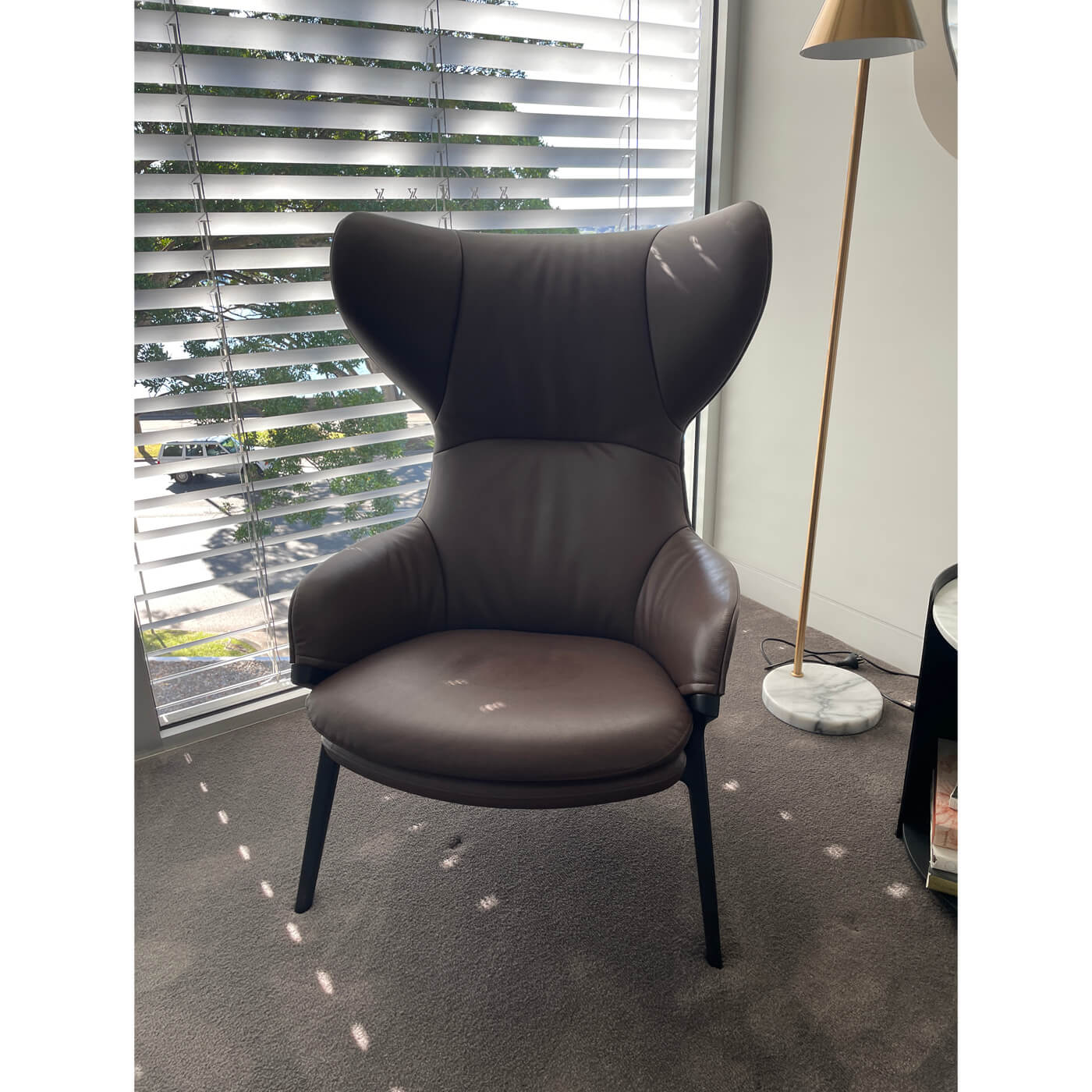 two-design-lovers-Cassina P22 Leather Armchair01