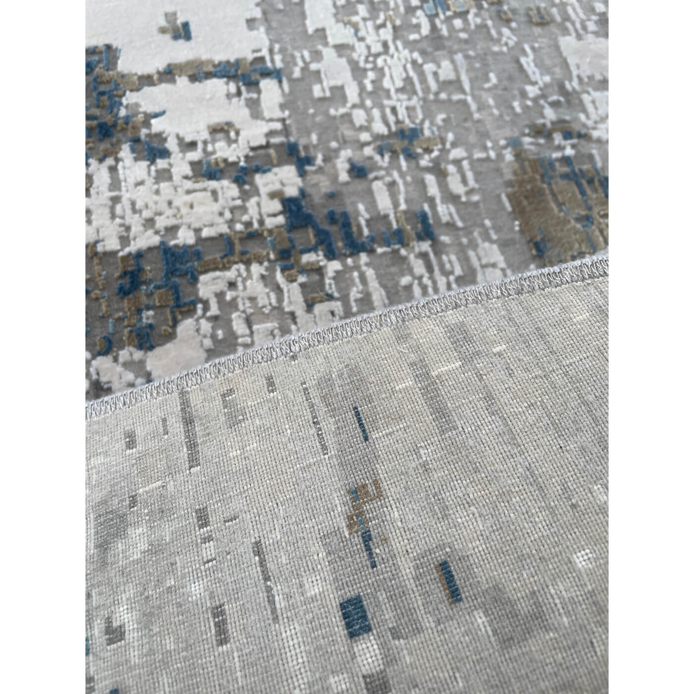 Two-Design-Lovers-Camerich-Silk-Rug